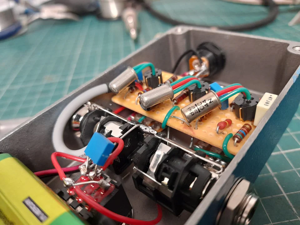 British Pedal Company Compact Series Zonk Machine Authentic Fuzz Guitar Pedal - Image 2