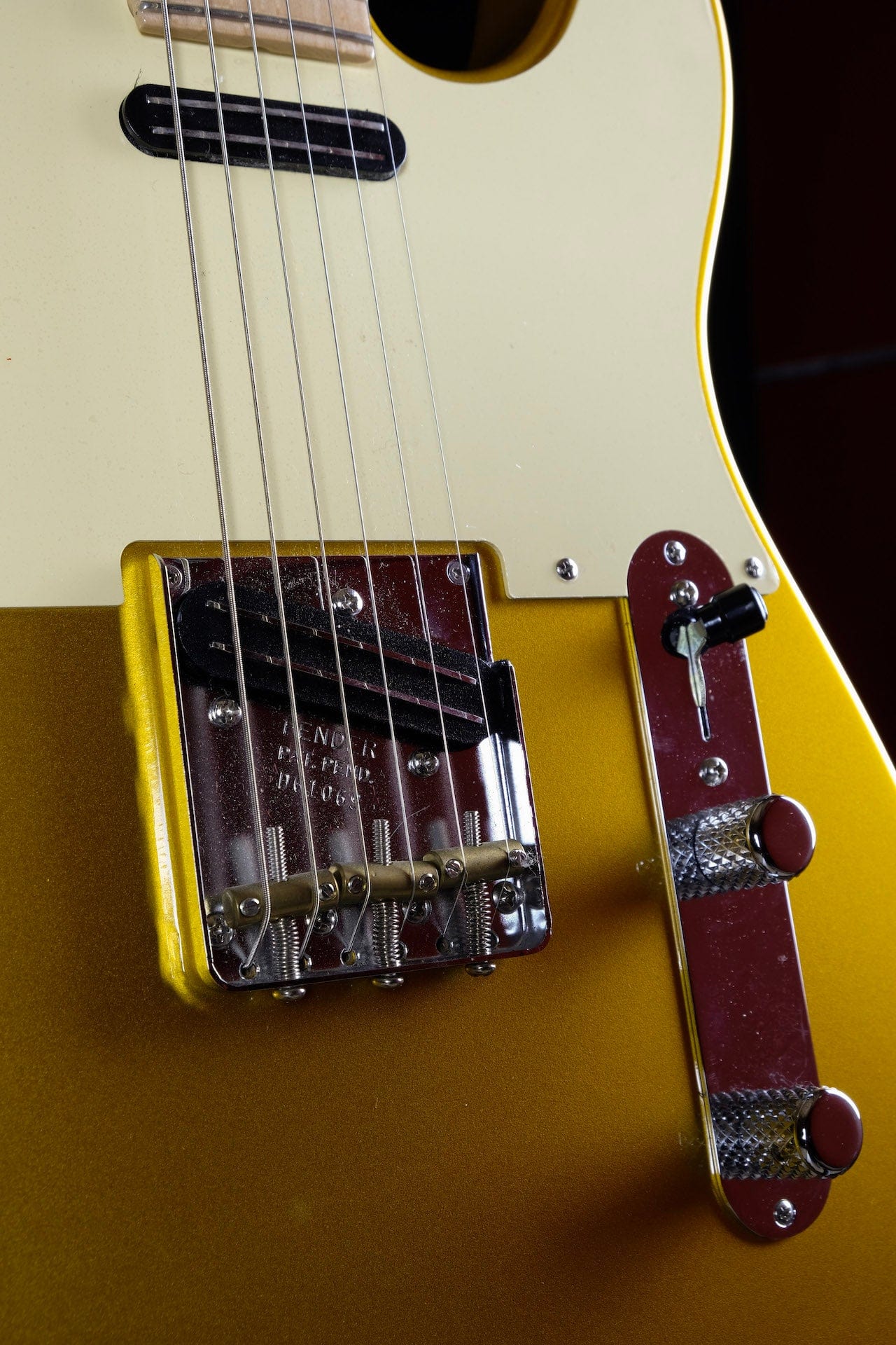 Used Fender Artist Series Custom Shop Danny Gatton Signature Model Telecaster Frost Gold - Image 4
