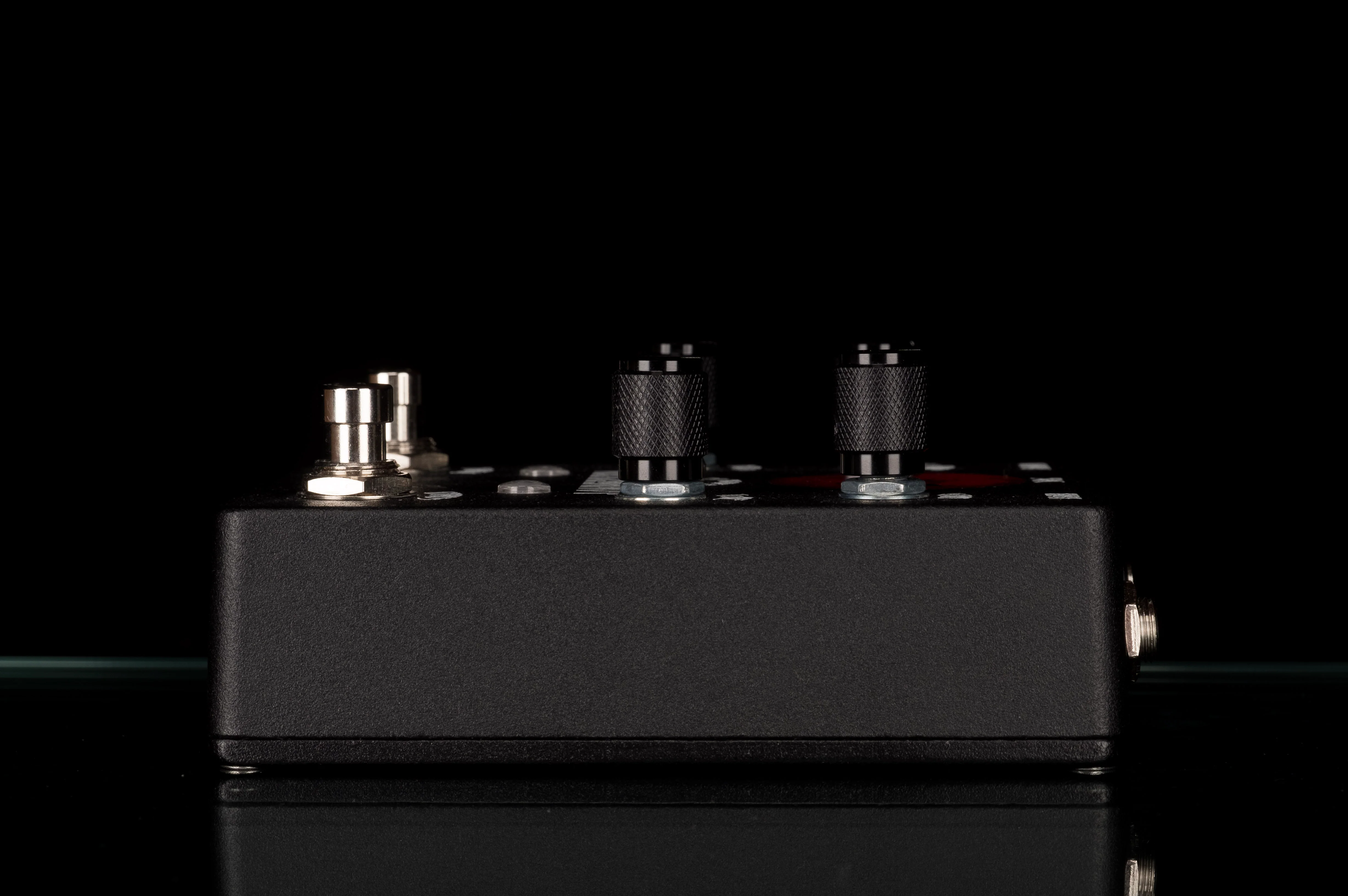Demonic Machines Dragonaut Doom Fuzz Guitar Effect Pedal - Image 5