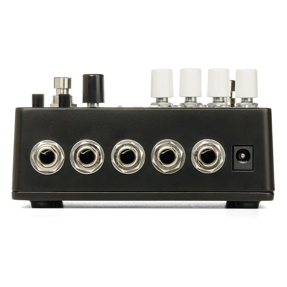 Electro-Harmonix Oceans 12 Multifunction Dual Reverb Guitar Effect Pedal - Image 3