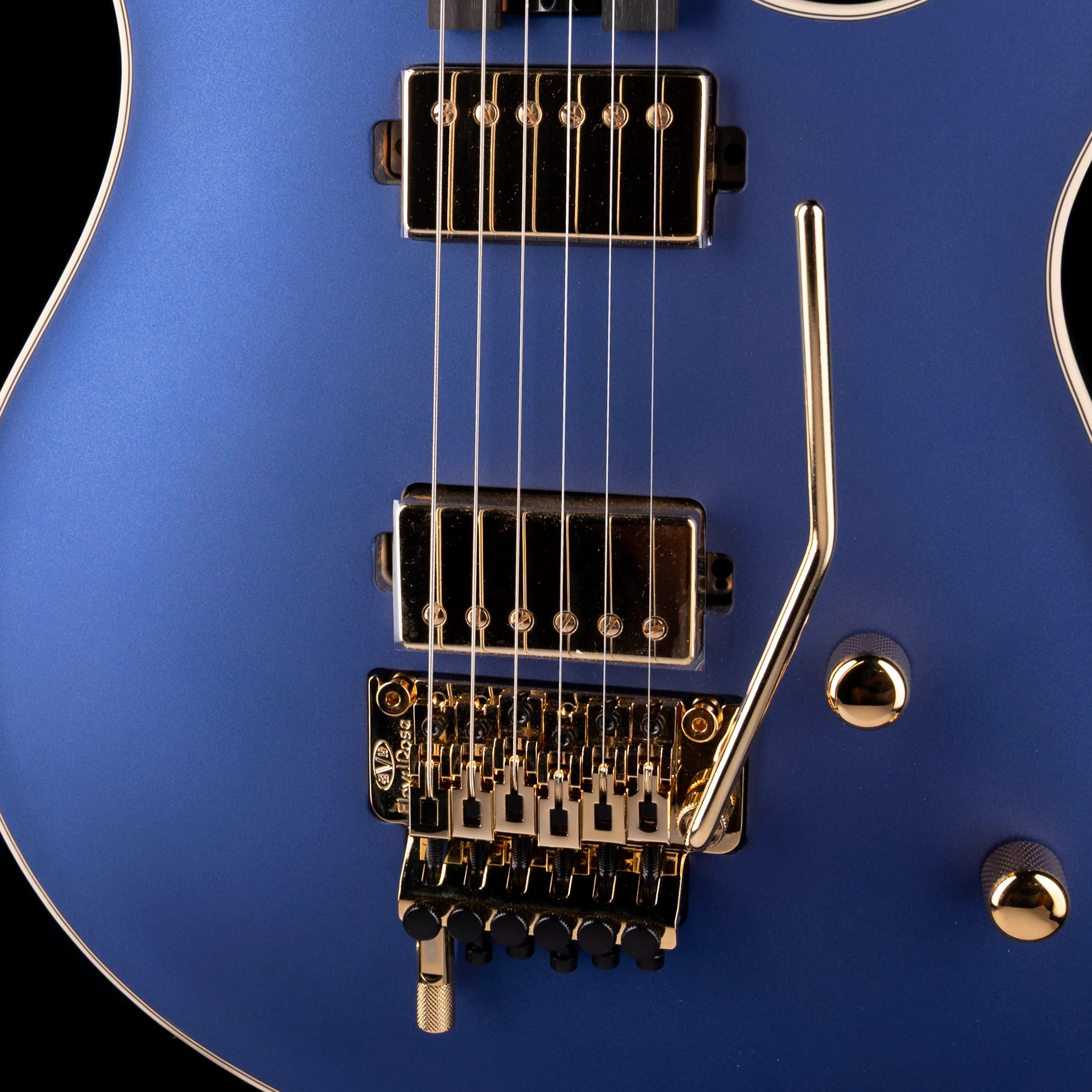 EVH Custom Shop Wolfgang HH Cobalt Blue Metallic With Case - Image 4