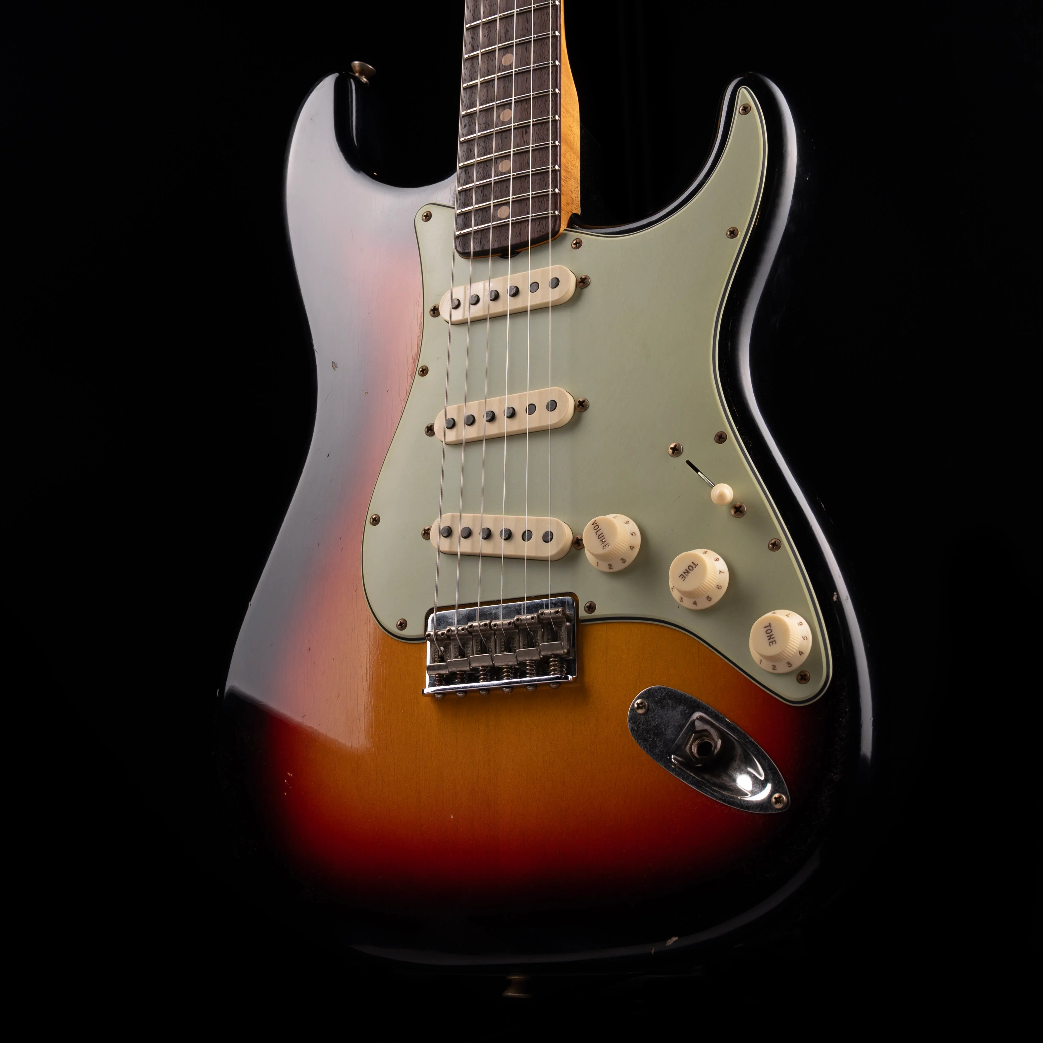Fender Custom Shop 1961 Stratocaster Hardtail Journeyman Relic 3-Tone Sunburst - Image 3