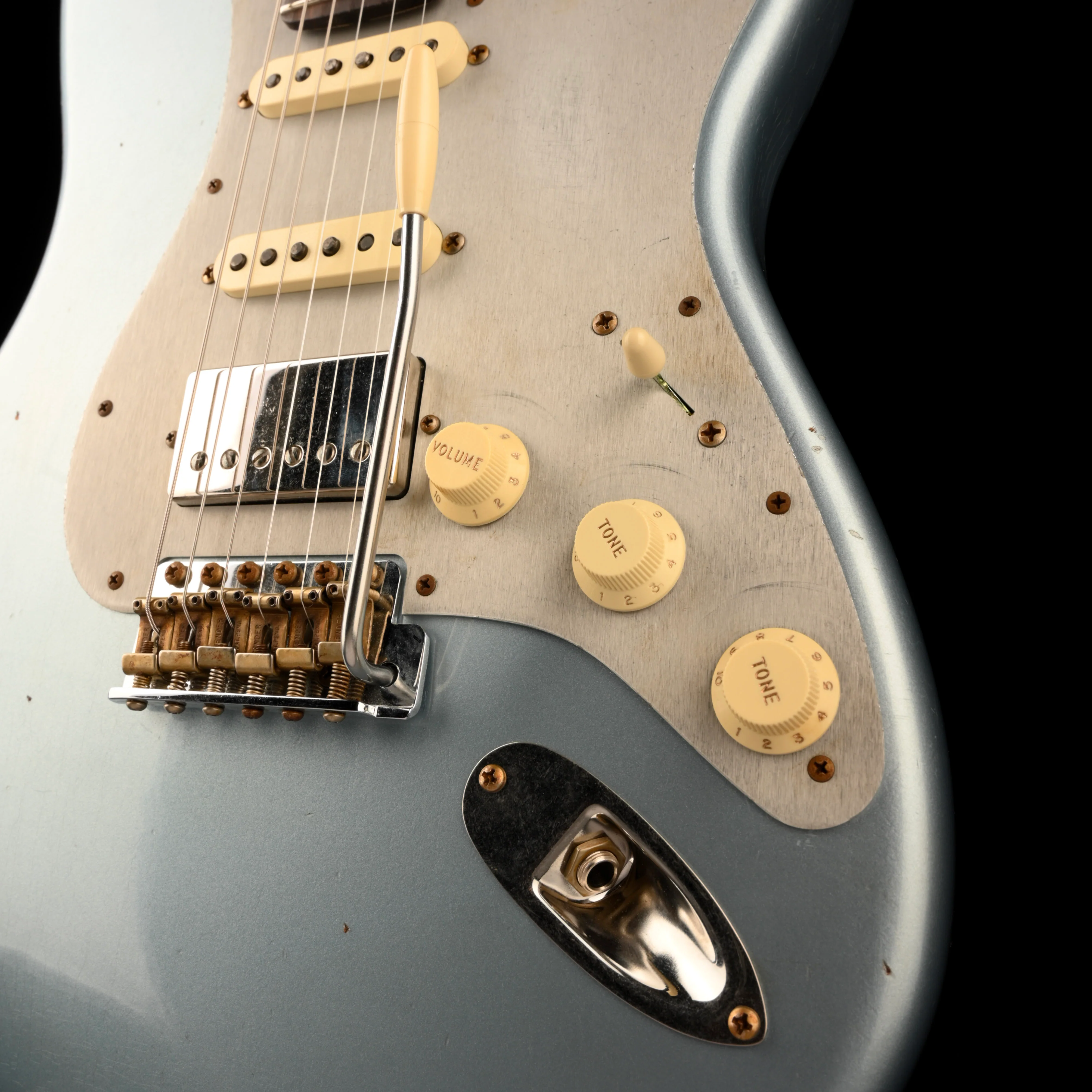 Fender Custom Shop 1962 Stratocaster HSS Journeyman Relic Blue Ice Metallic - Image 5
