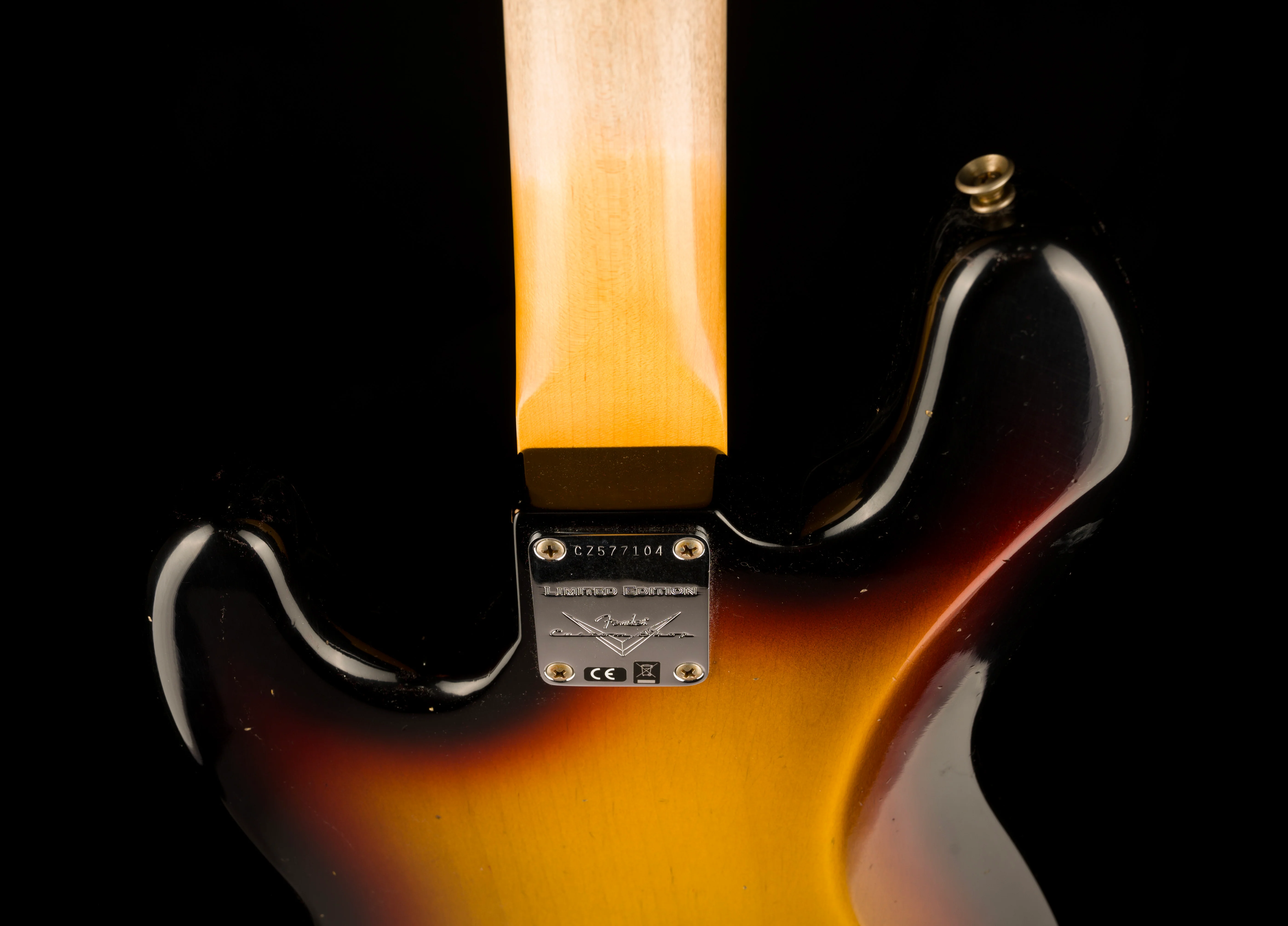 Fender Custom Shop 1964 Jazz Bass Journeyman Relic Super Faded Aged 3-Tone Sunburst - Image 13