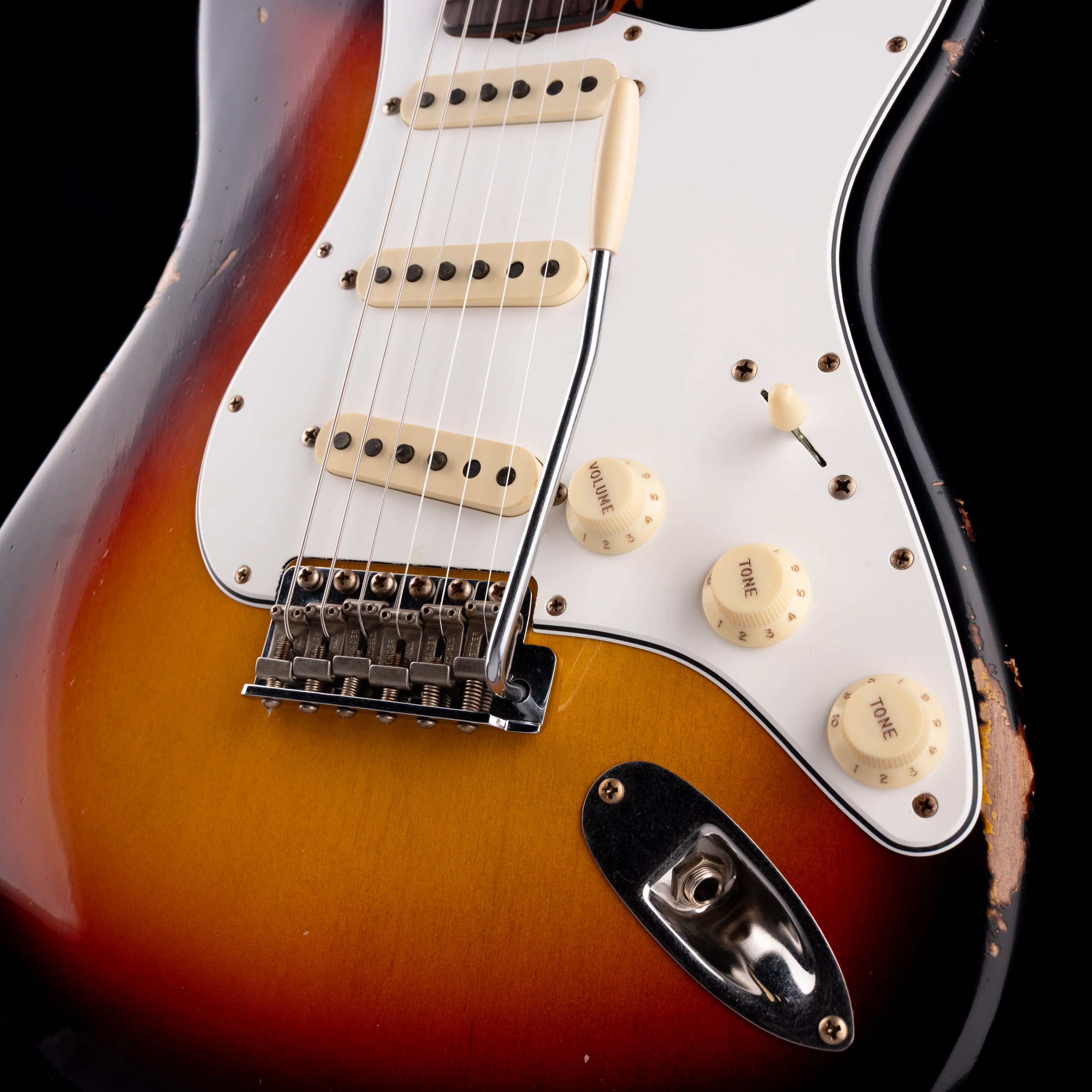 Fender Custom Shop 1964 Stratocaster Relic Faded Aged 3-Tone Sunburst - Image 5