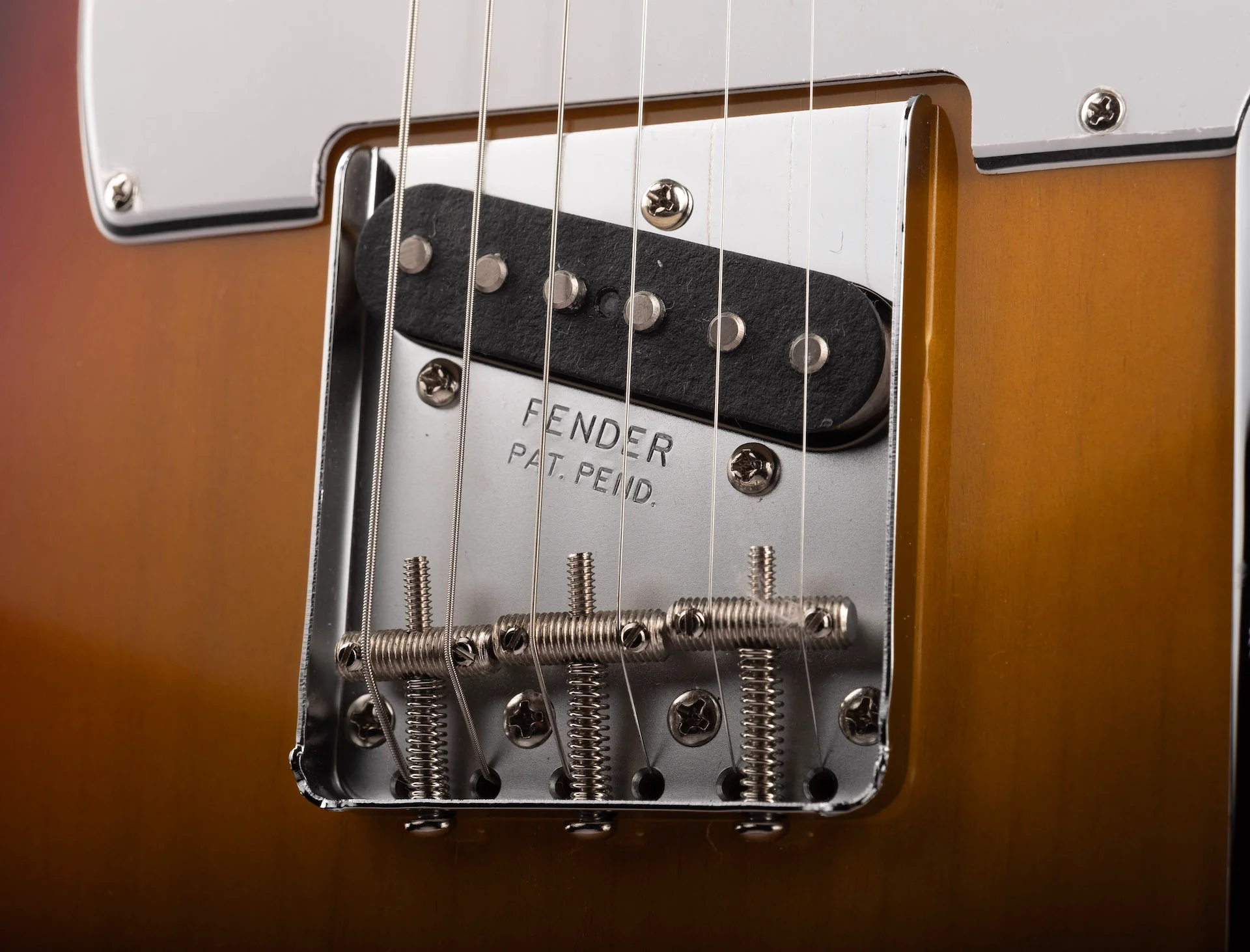 Fender Custom Shop 1965 Telecaster NOS Target 3-Tone Sunburst With Case - Image 7