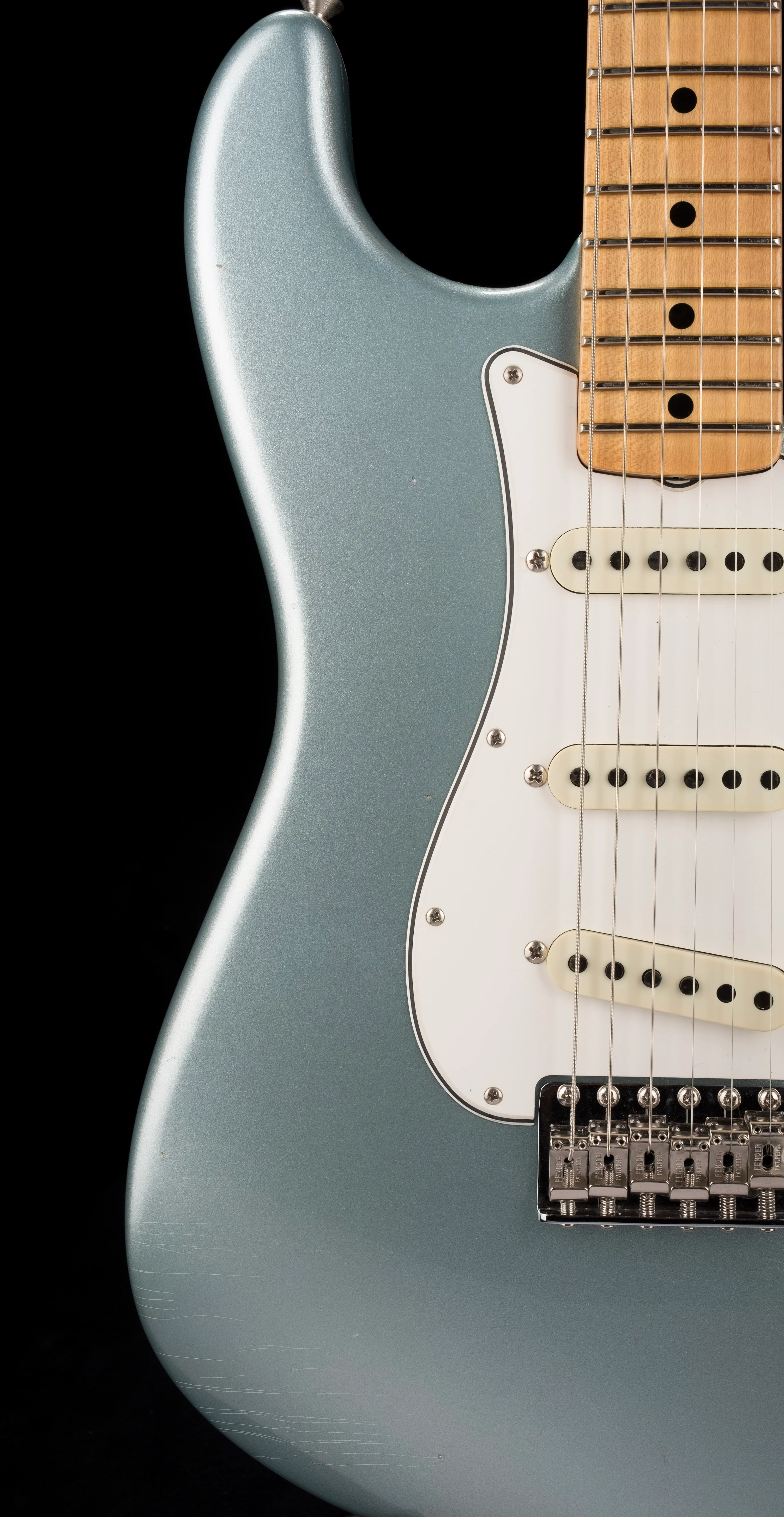 Fender Custom Shop '69 Stratocaster Journeyman Relic Aged Firemist Silver - Image 10
