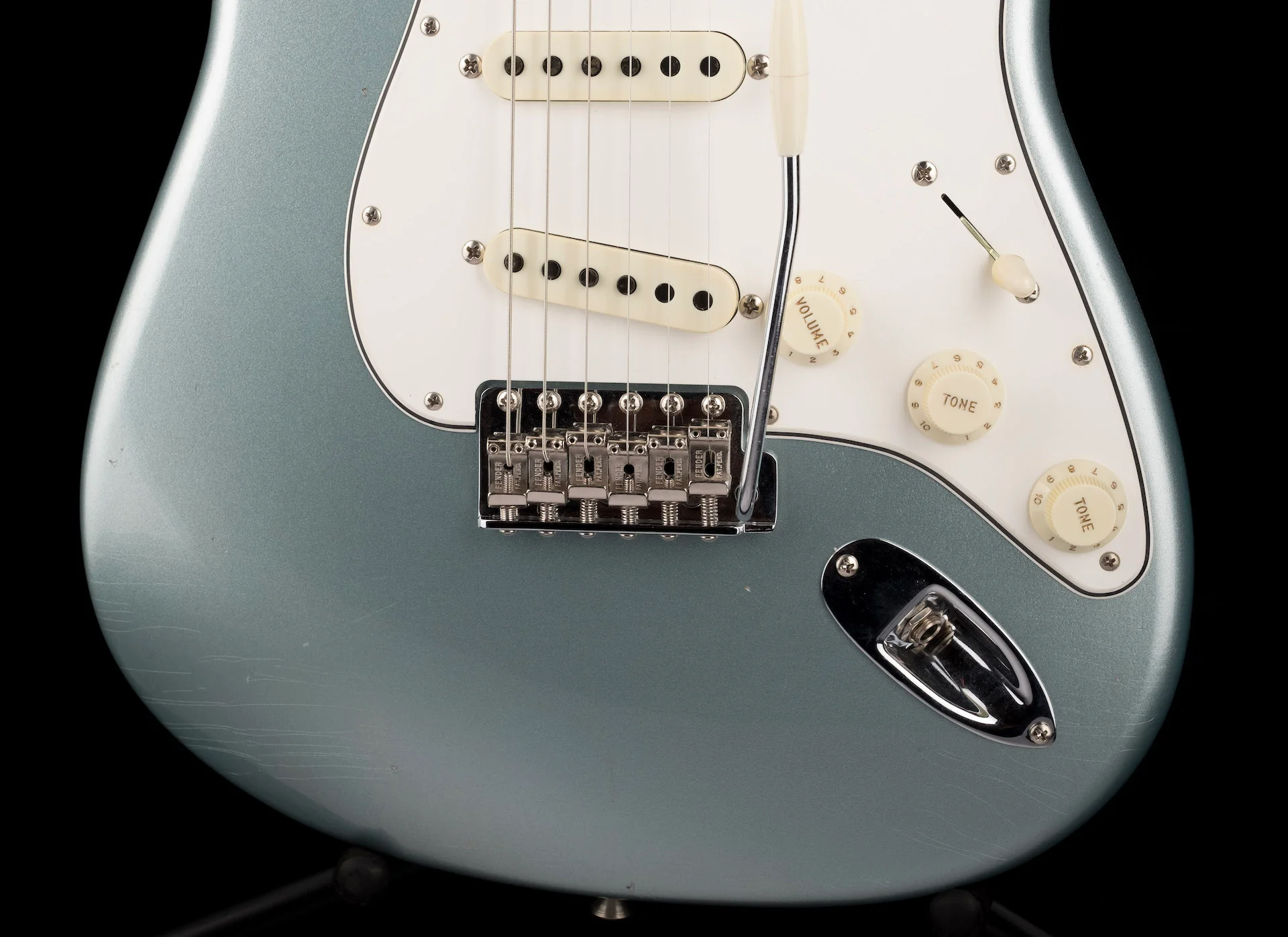 Fender Custom Shop '69 Stratocaster Journeyman Relic Aged Firemist Silver - Image 5
