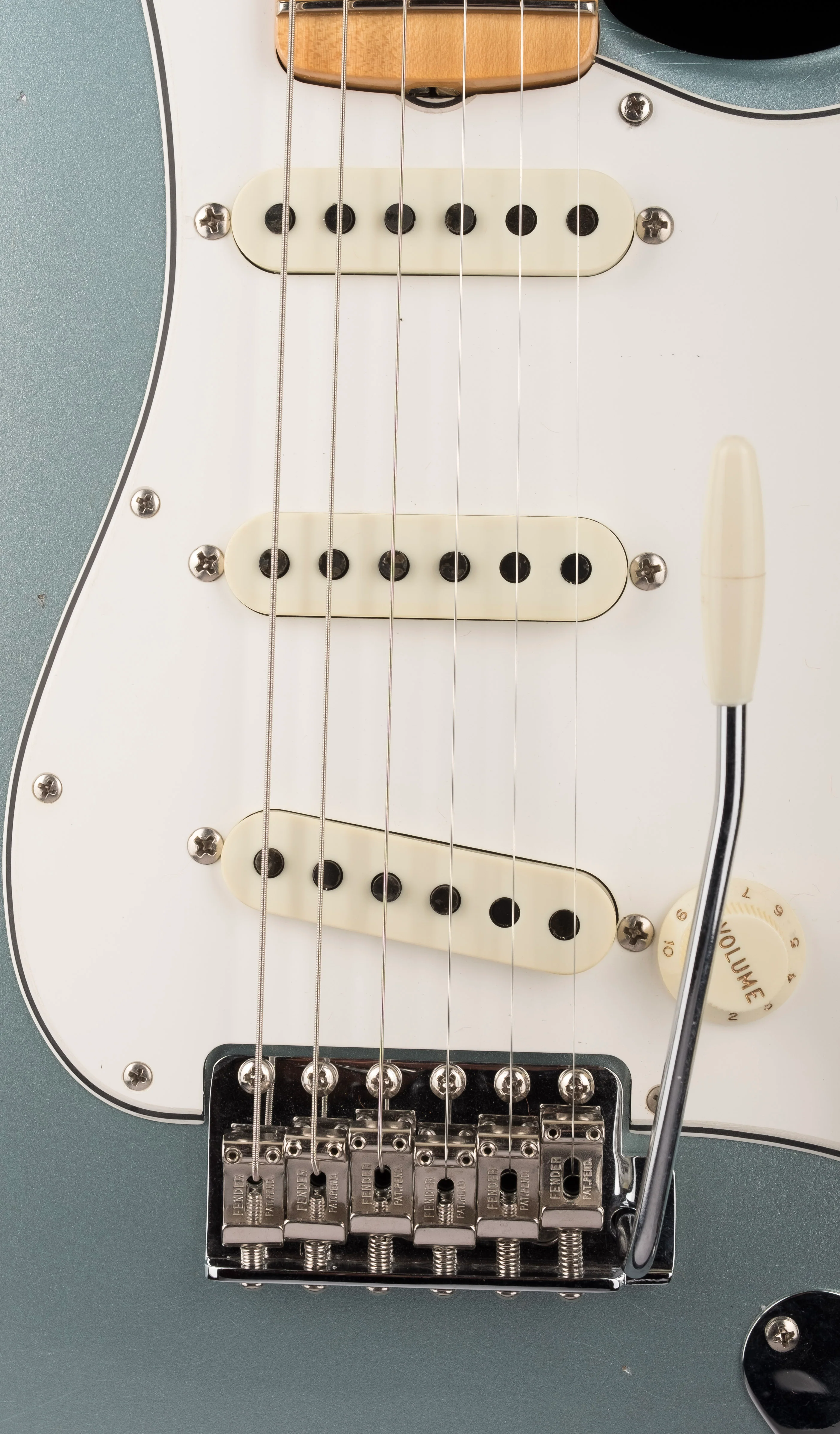 Fender Custom Shop '69 Stratocaster Journeyman Relic Aged Firemist Silver - Image 7
