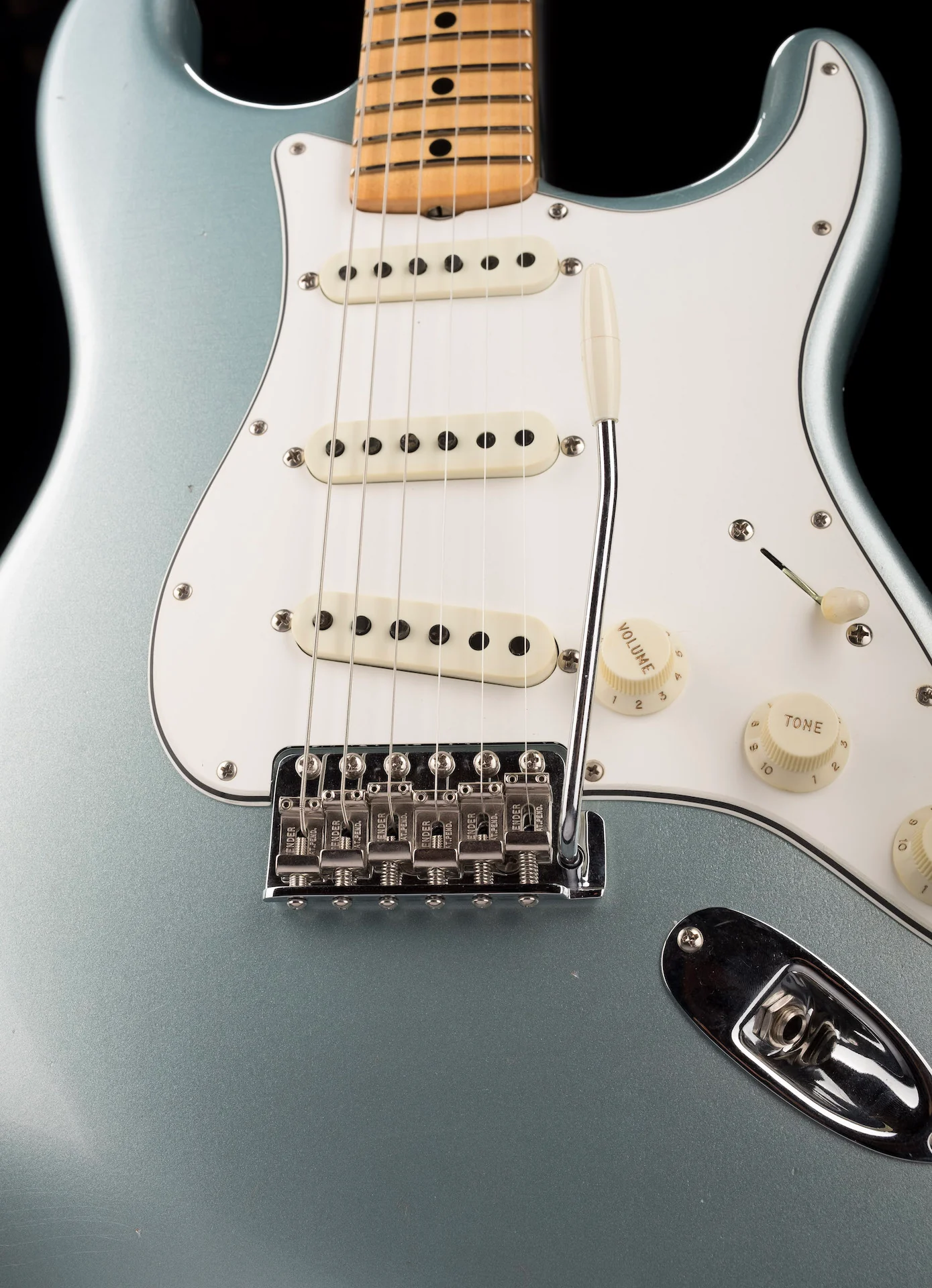 Fender Custom Shop '69 Stratocaster Journeyman Relic Aged Firemist Silver - Image 9
