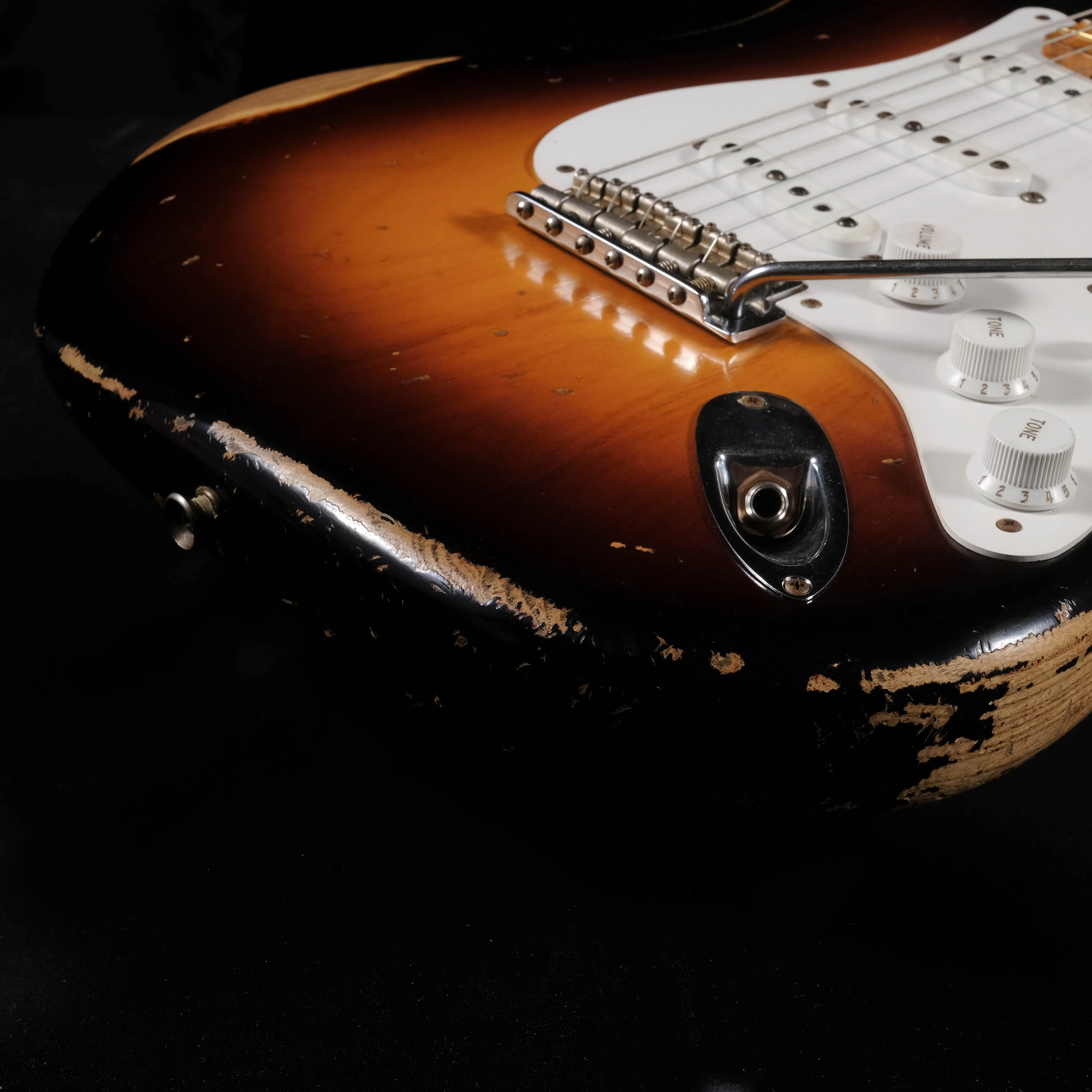 Fender Custom Shop 60th Anniversary '54 Heavy Relic Stratocaster Sunburst - Image 4