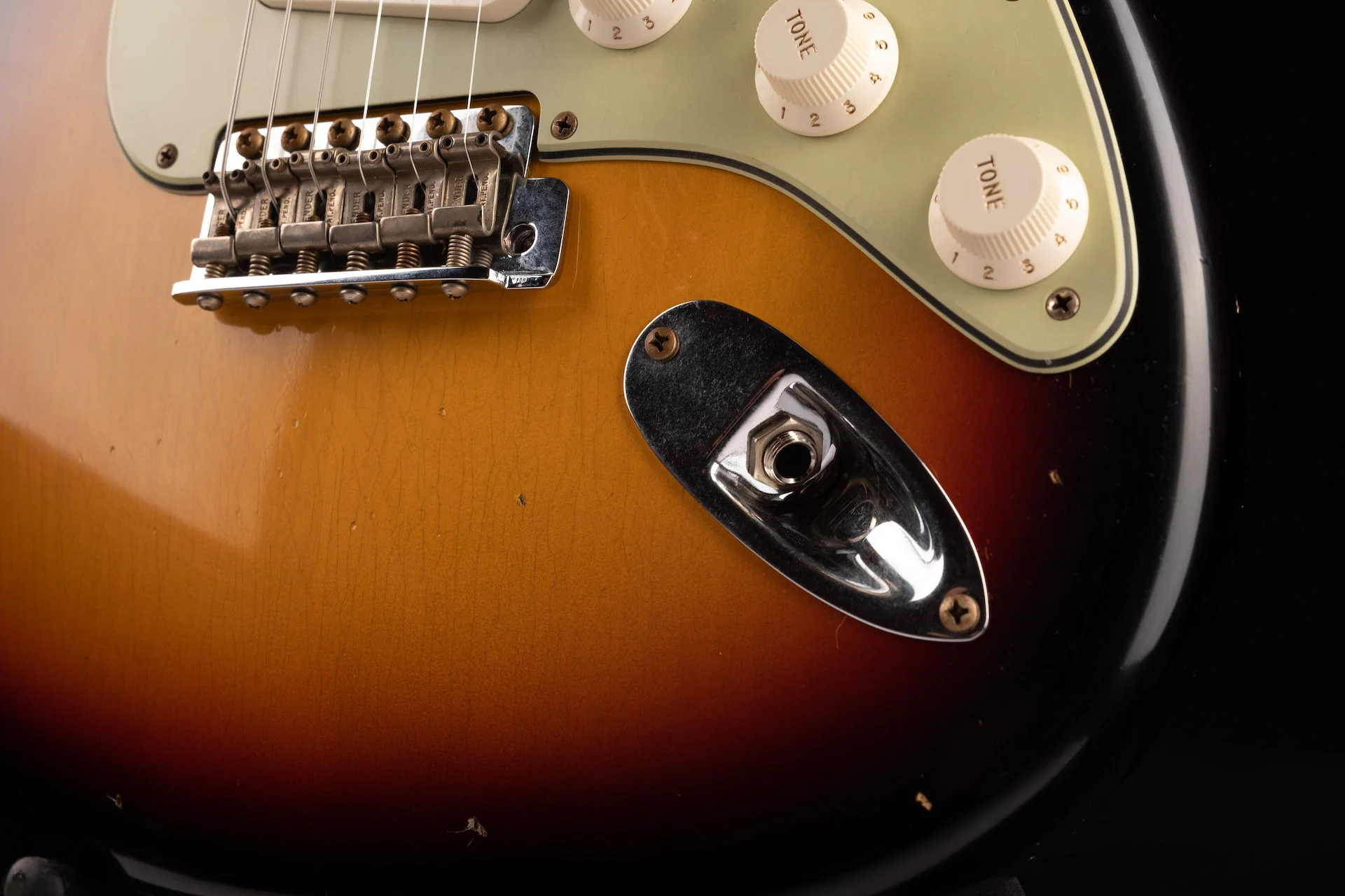 Fender Custom Shop Bonetone 1962 Stratocaster Journeyman Relic 3-Tone Sunburst - Image 5