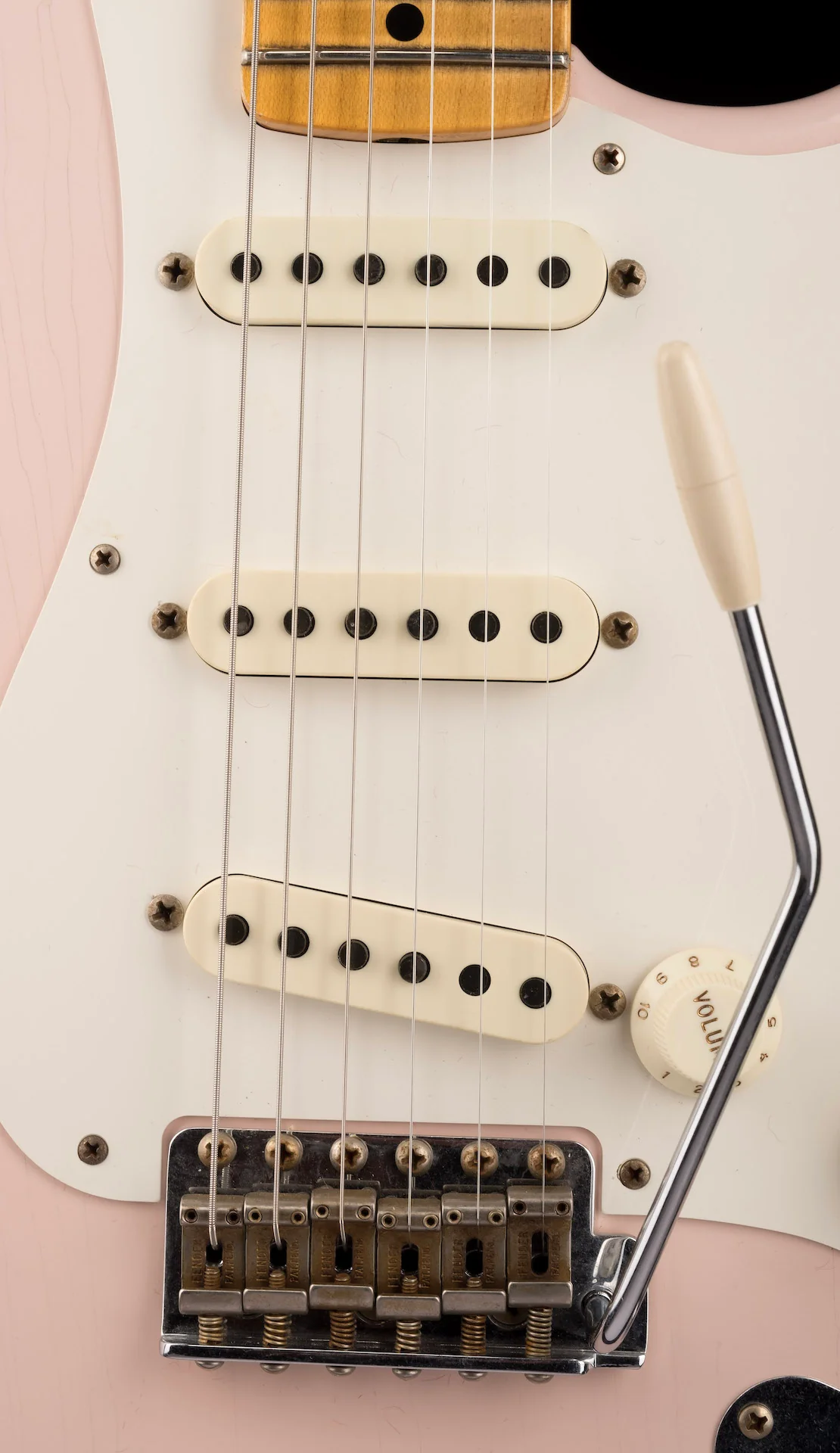 Fender Custom Shop Limited Edition 1957 Stratocaster Journeyman Relic Super Faded Aged Shell Pink - Image 6