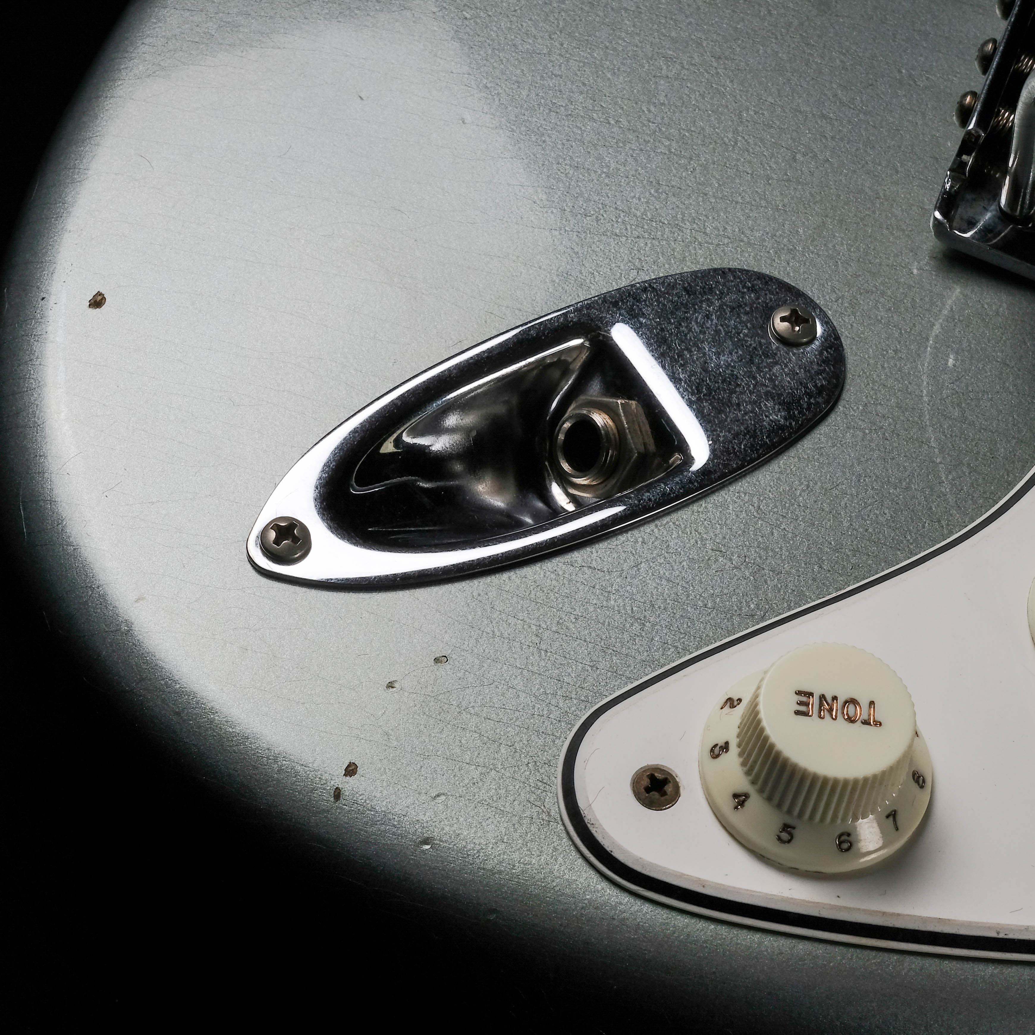 Fender Custom Shop Limited Edition '64 Stratocaster Journeyman Relic Faded Blue Ice Metallic Electric Guitar - Image 9