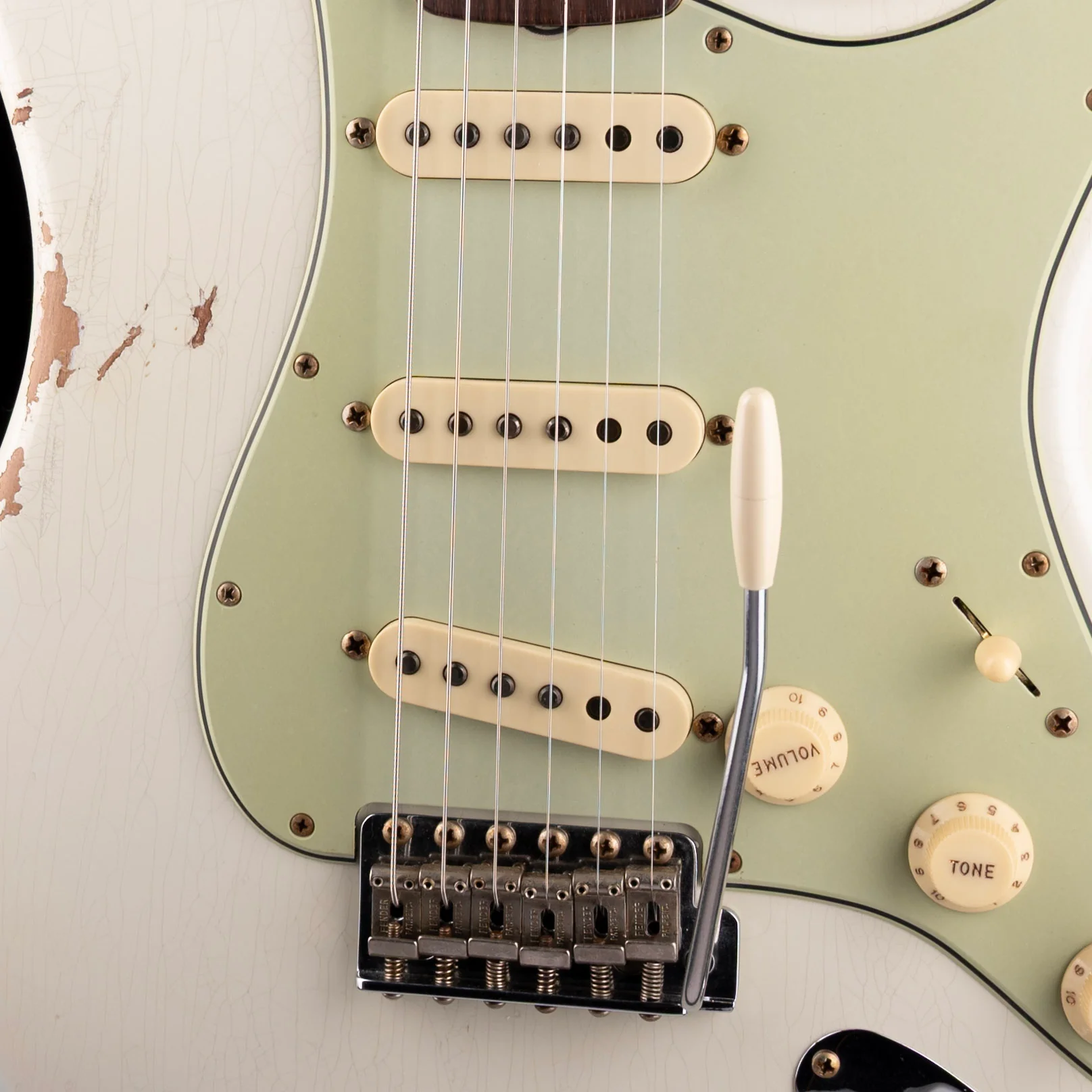 Fender Custom Shop Limited Edition 1964 Stratocaster Relic Aged Olympic White - Image 4