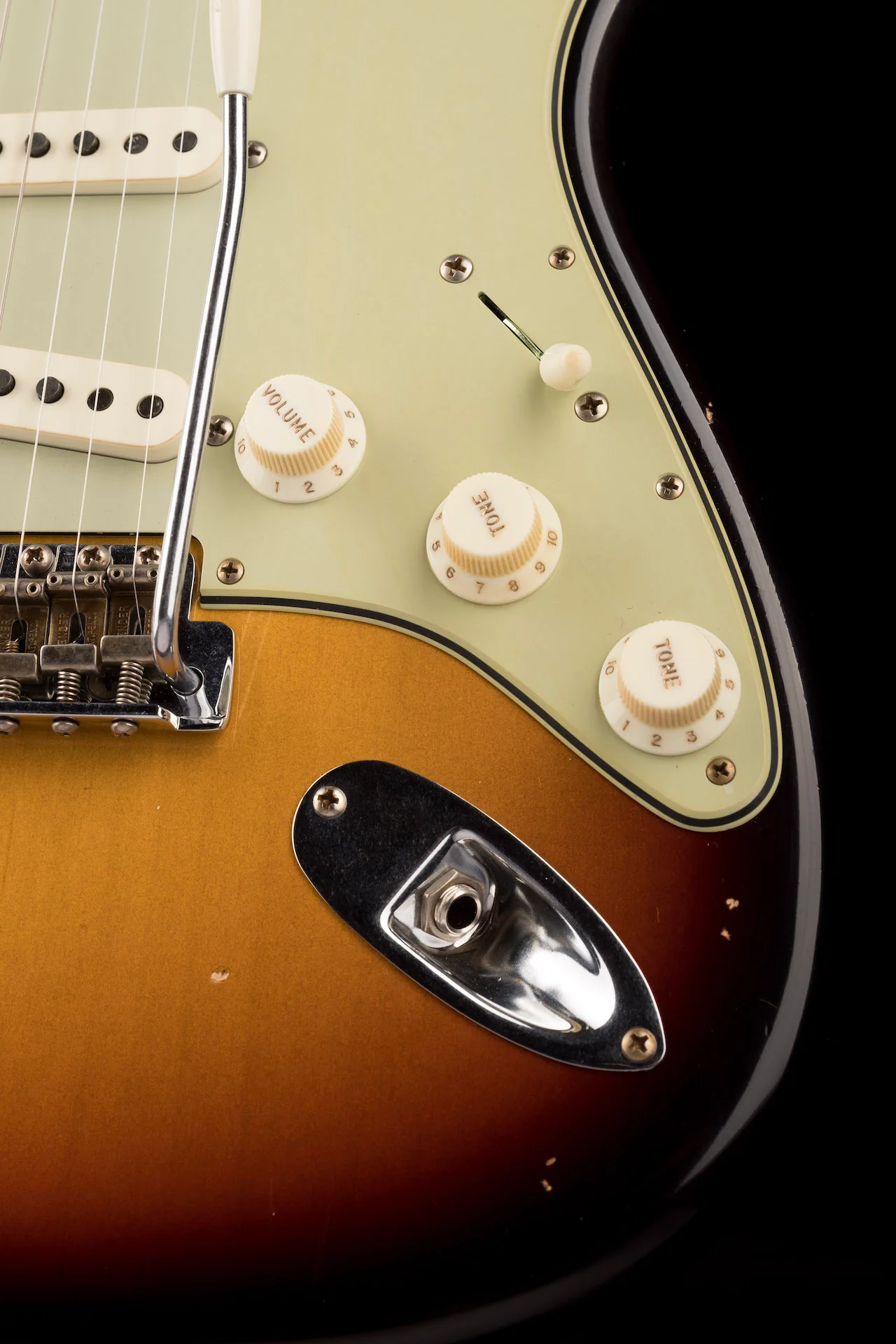 Fender Custom Shop Limited Edition '62/'63 Stratocaster Journeyman Relic Faded Aged 3-Tone Sunburst - Image 8