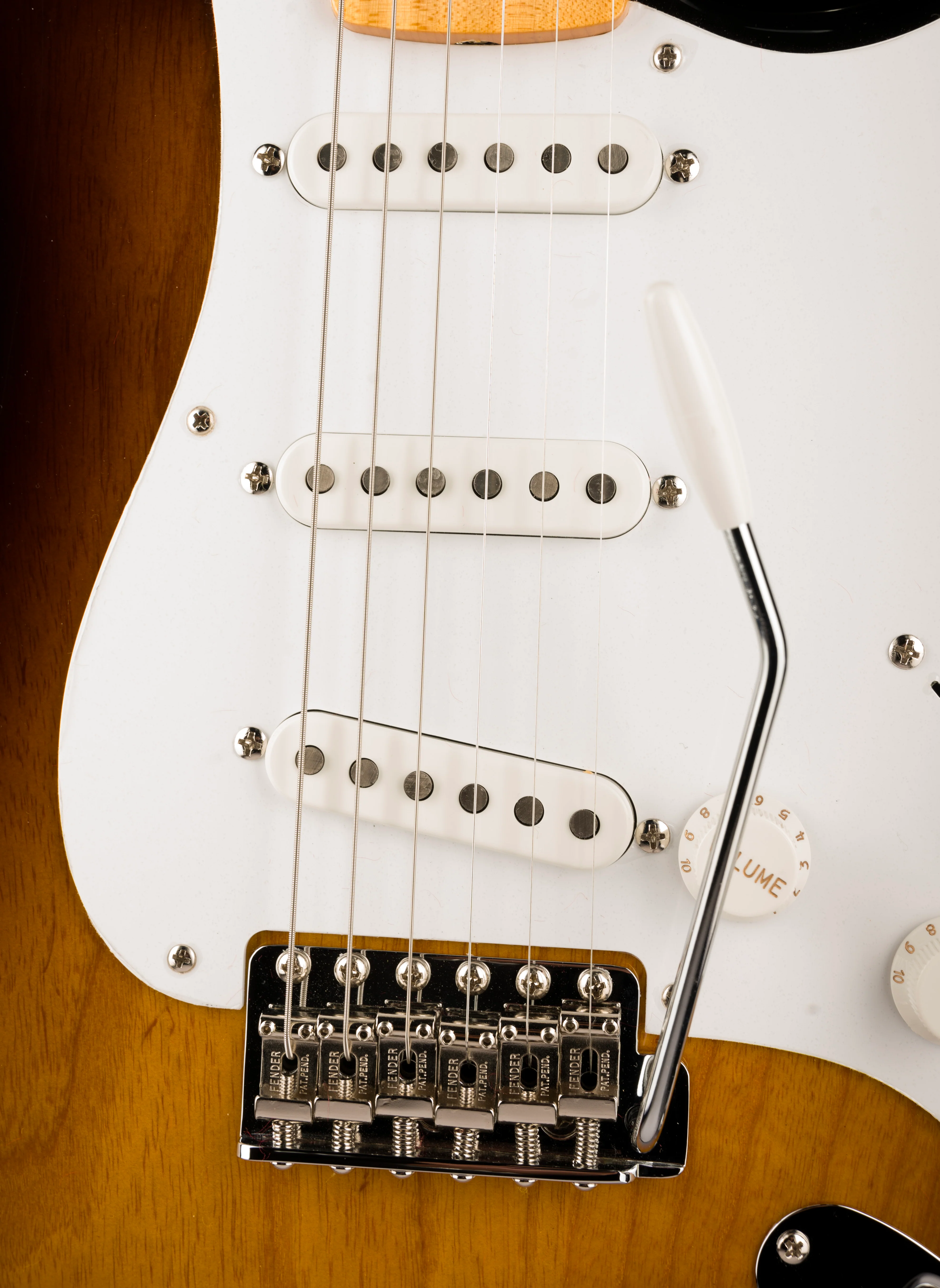Fender Custom Shop Limited Edition 70th Anniversary 1954 Stratocaster NOS Wide-Fade 2-Color Sunburst With Case - Image 7