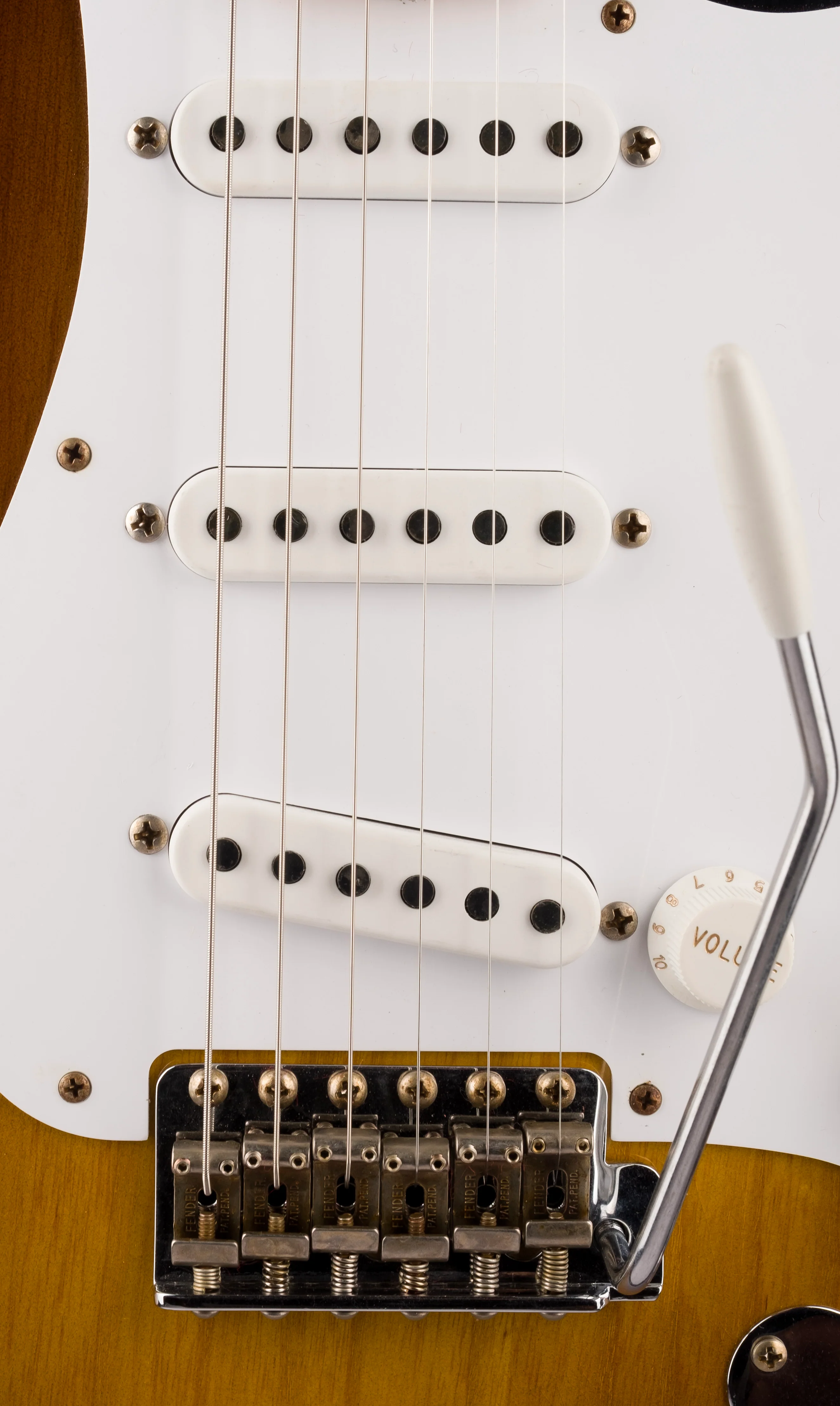 Fender Custom Shop Limited Edition 70th Anniversary 1954 Stratocaster Journeyman Relic Wide Fade 2-Tone Sunburst - Image 7