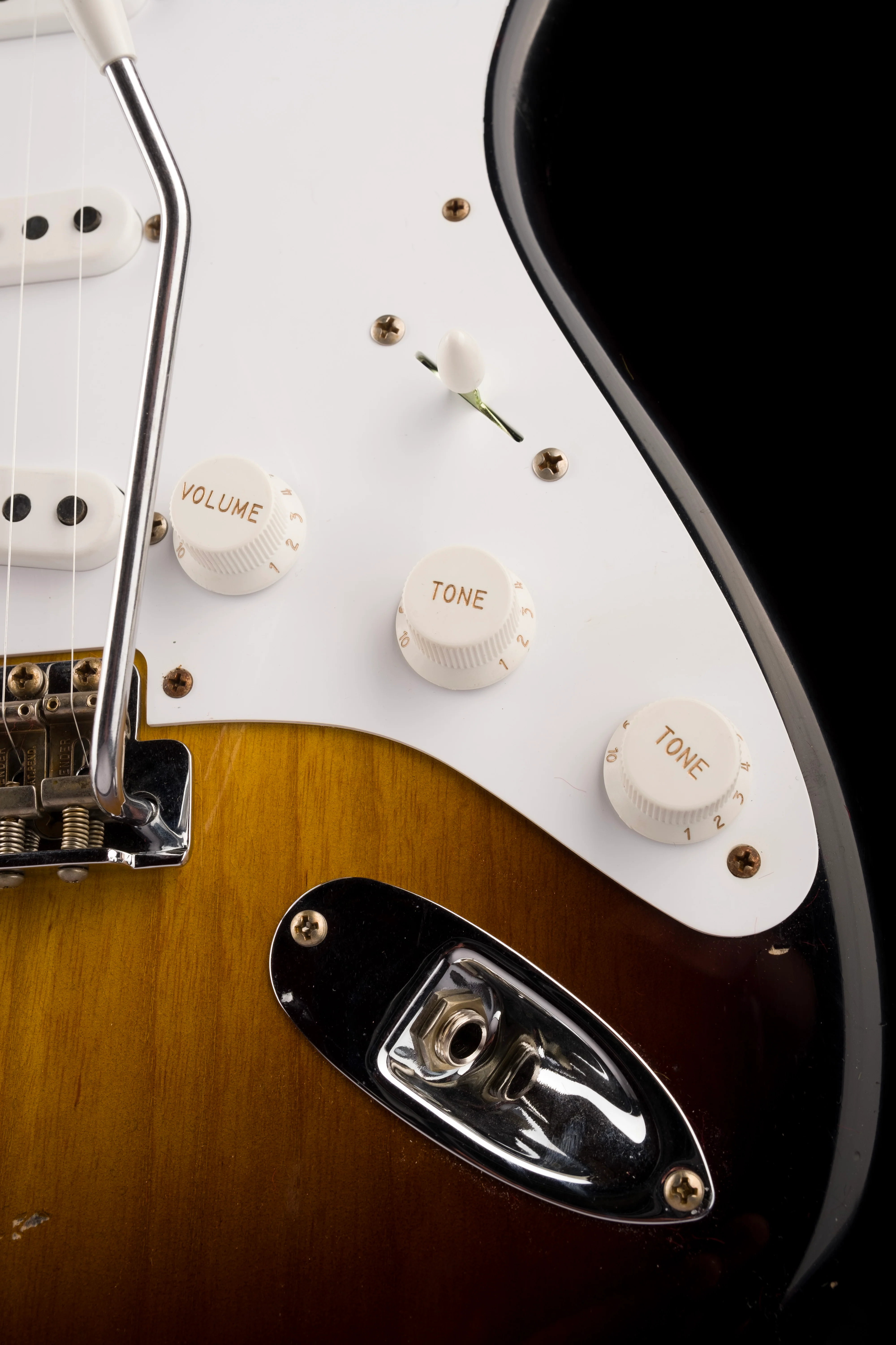 Fender Custom Shop Limited Edition 70th Anniversary 1954 Stratocaster Journeyman Relic Wide Fade 2-Tone Sunburst - Image 8