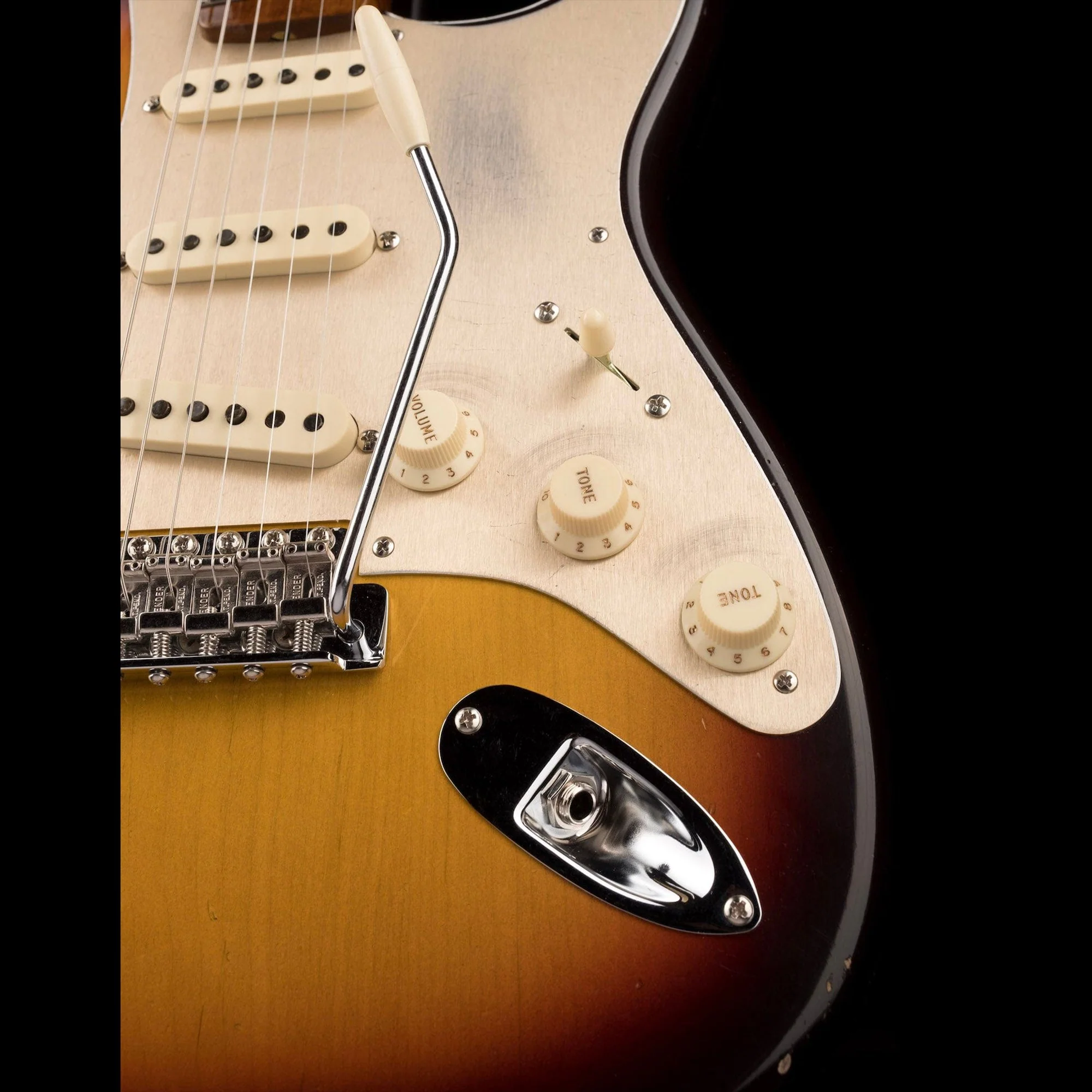 Pre Owned Fender Custom Shop Limited Edition Roasted 1958 Stratocaster Special Journeyman Relic Chocolate 3-Tone Sunburst With OHSC - Image 8