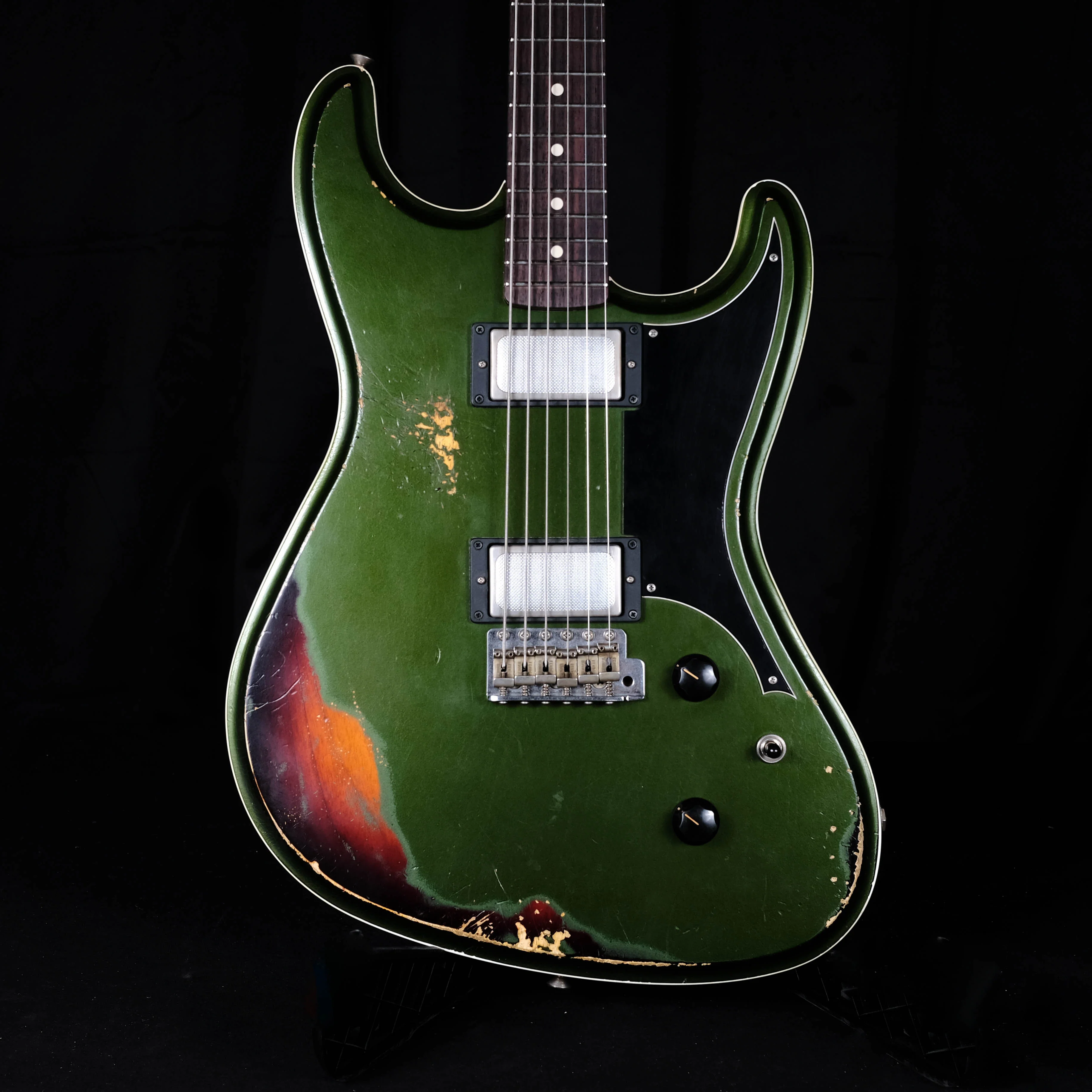 Fender Custom Shop Masterbuilt Carlos Lopez Heavy Relic Offset Subsonic Baritone Stratocaster Aged Cadillac Green Over Sunburst
