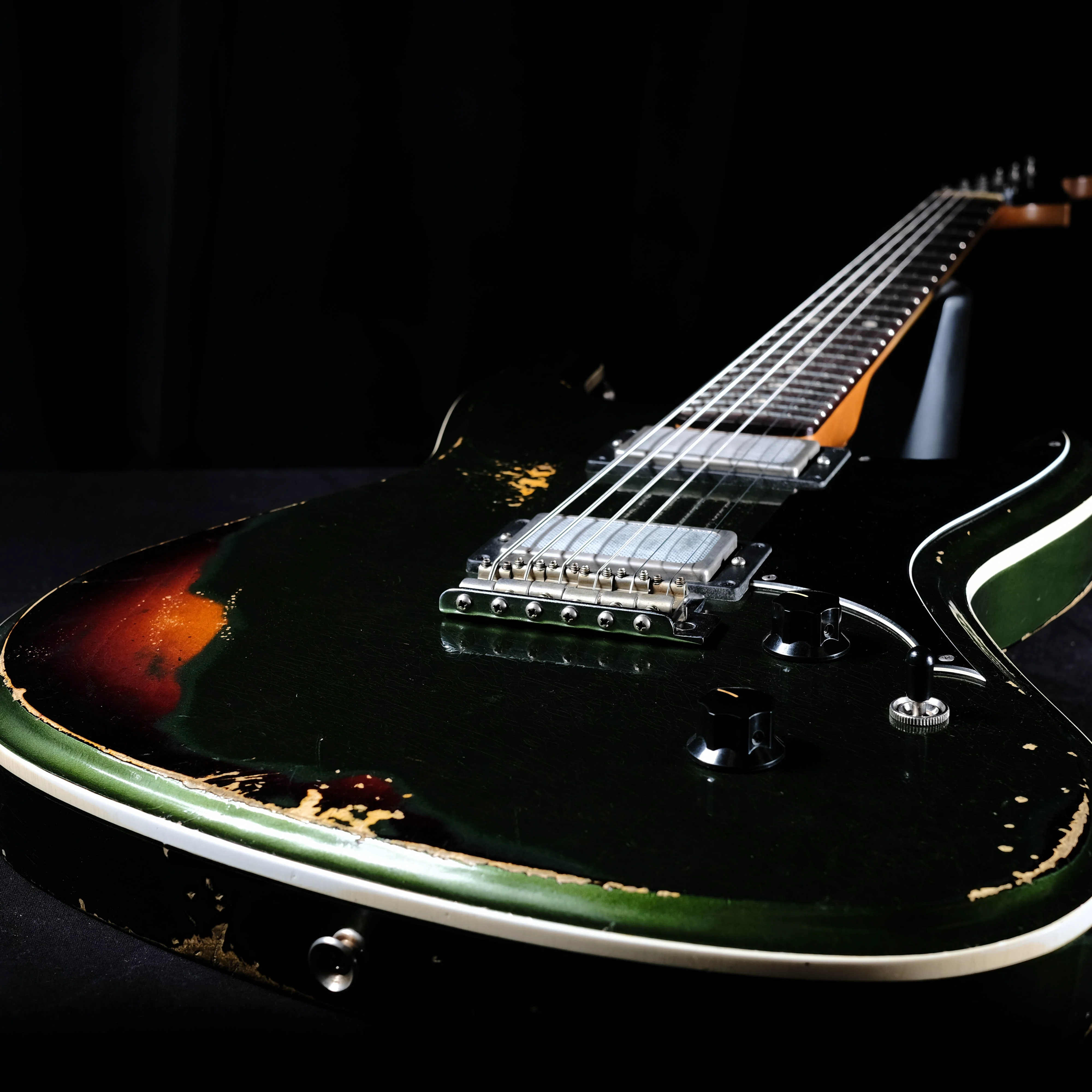 Fender Custom Shop Masterbuilt Carlos Lopez Heavy Relic Offset Subsonic Baritone Stratocaster Aged Cadillac Green Over Sunburst - Image 4