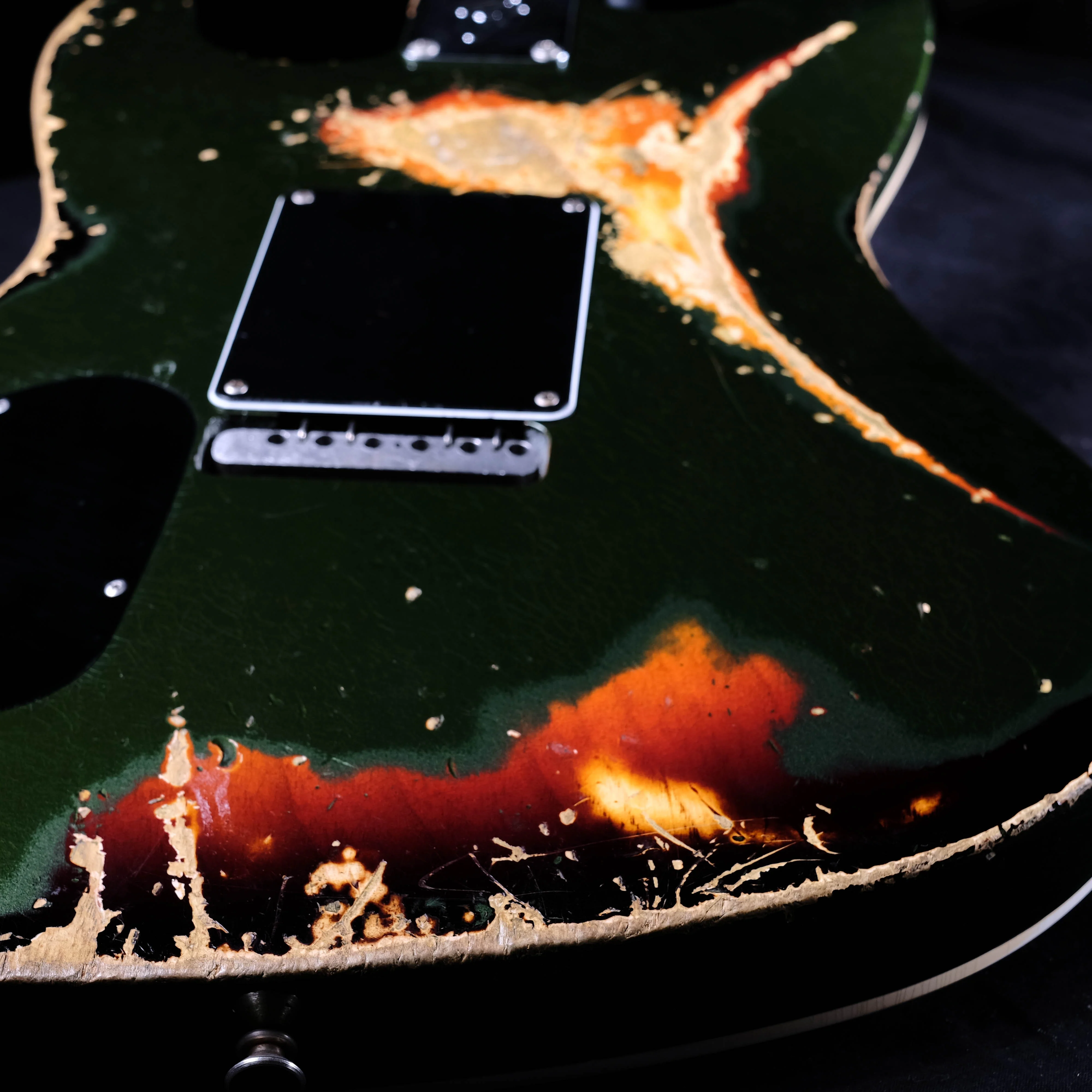 Fender Custom Shop Masterbuilt Carlos Lopez Heavy Relic Offset Subsonic Baritone Stratocaster Aged Cadillac Green Over Sunburst - Image 9