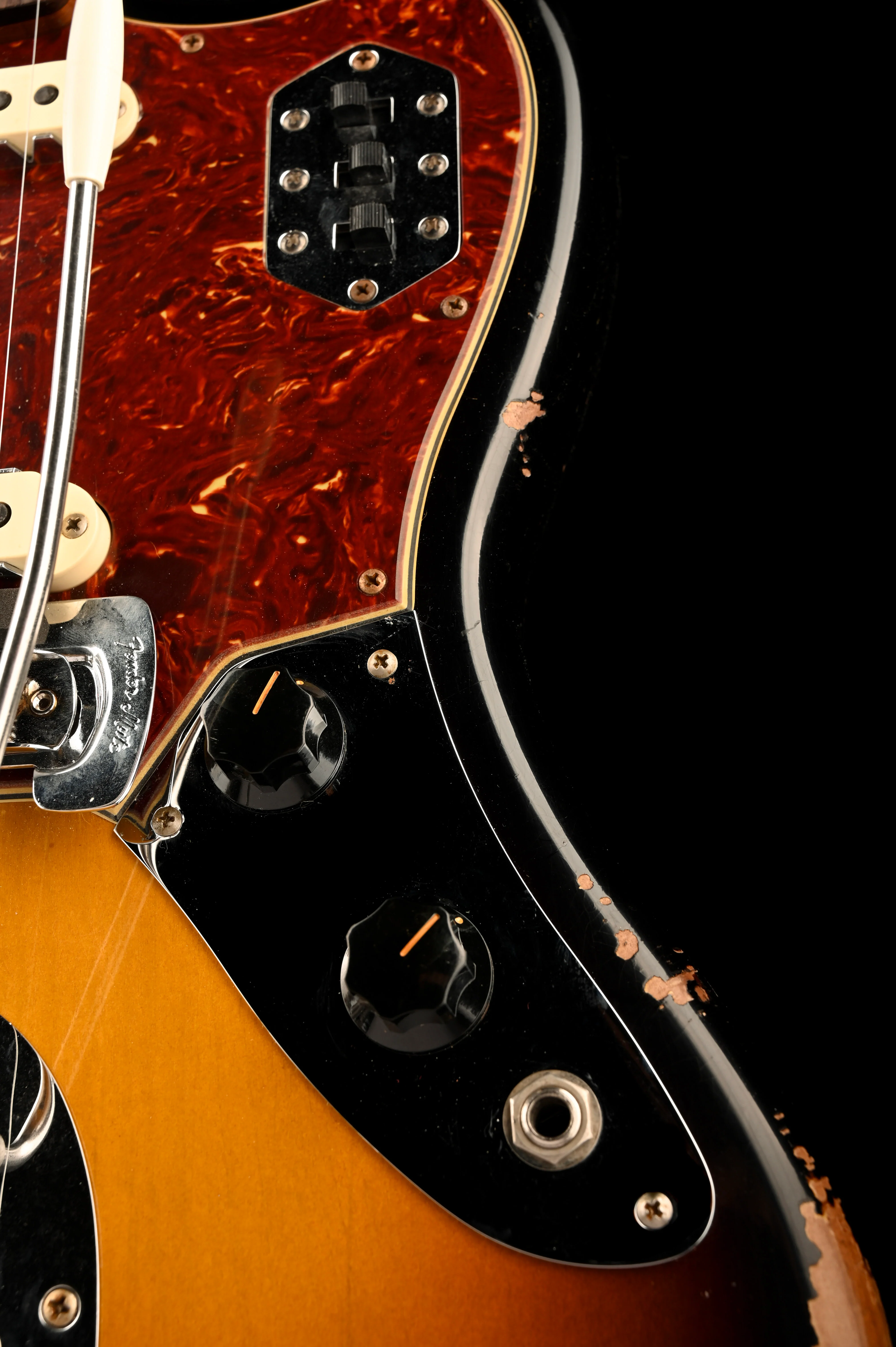 Fender Custom Shop Roasted 1962 Jaguar Journeyman Relic Wide Fade 2-Tone Sunburst With Case - Image 8