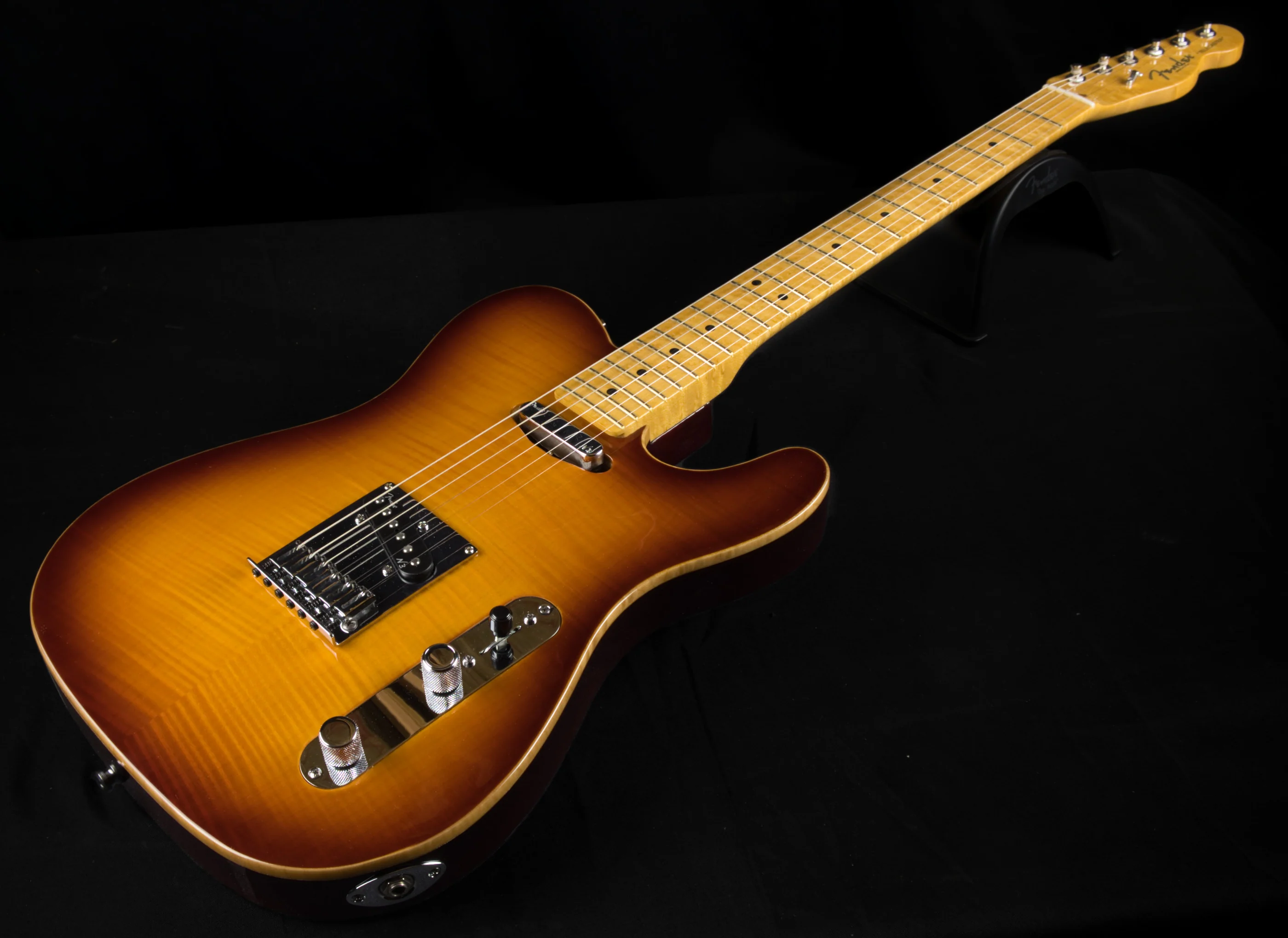 Pre Owned Fender American Design Select Carved Maple Top Telecaster Flame Maple Amber Sunburst - Image 3