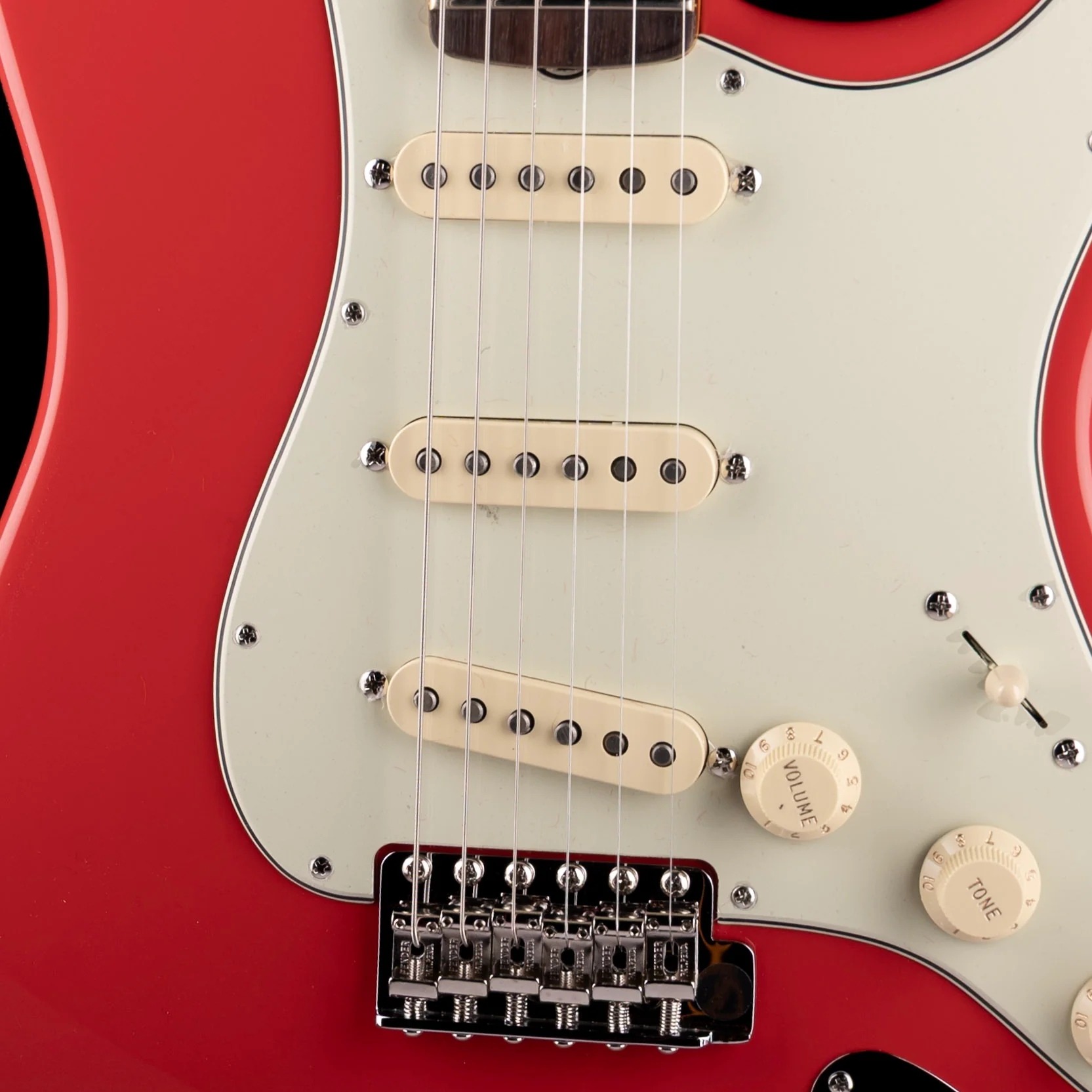 Fender Limited Edition American Vintage II 1961 Stratocaster AAA Flame Maple Fiesta Red With Case - Image 4