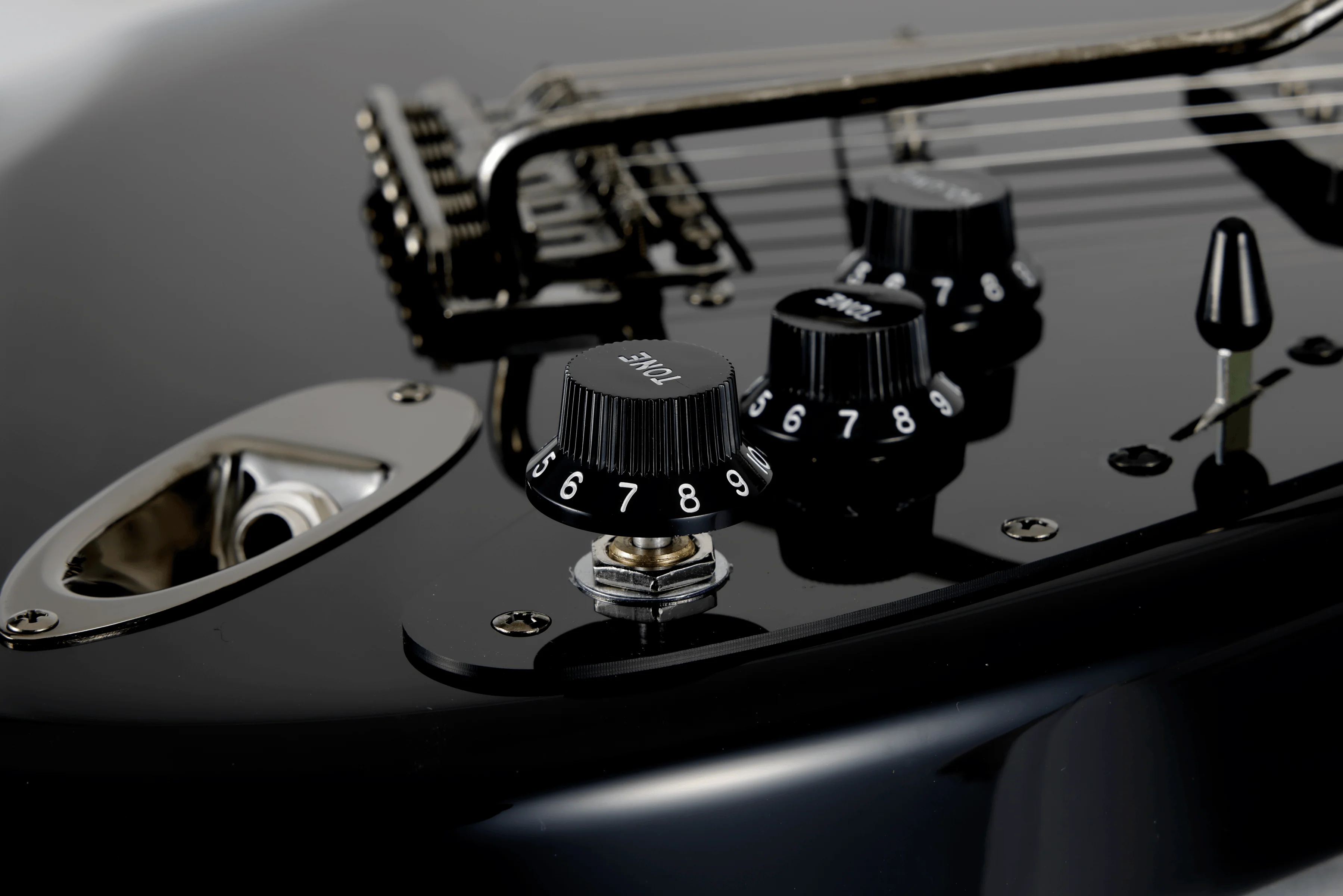 Fender Limited Edition Final Fantasy XIV Stratocaster - Image 7