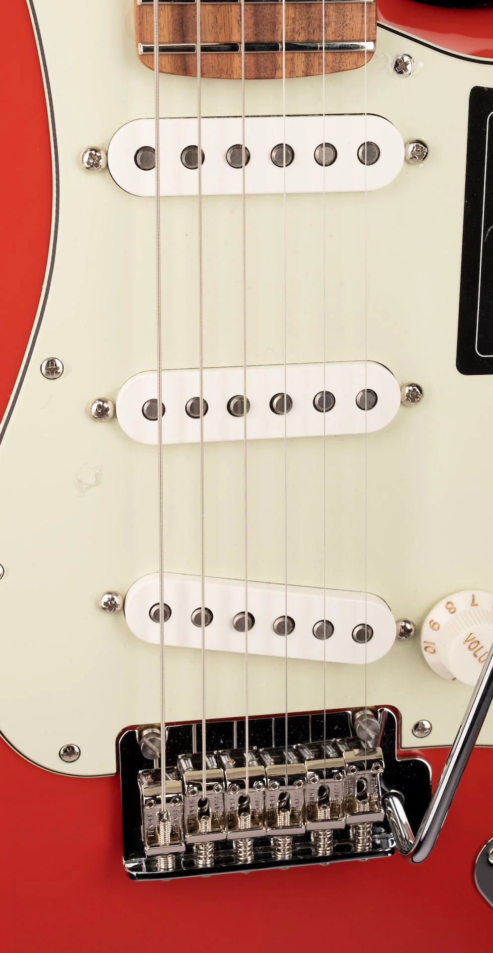 Fender Limited Edition Player Strat Pau Ferro Fingerboard Fiesta Red Electric Guitar - Image 7