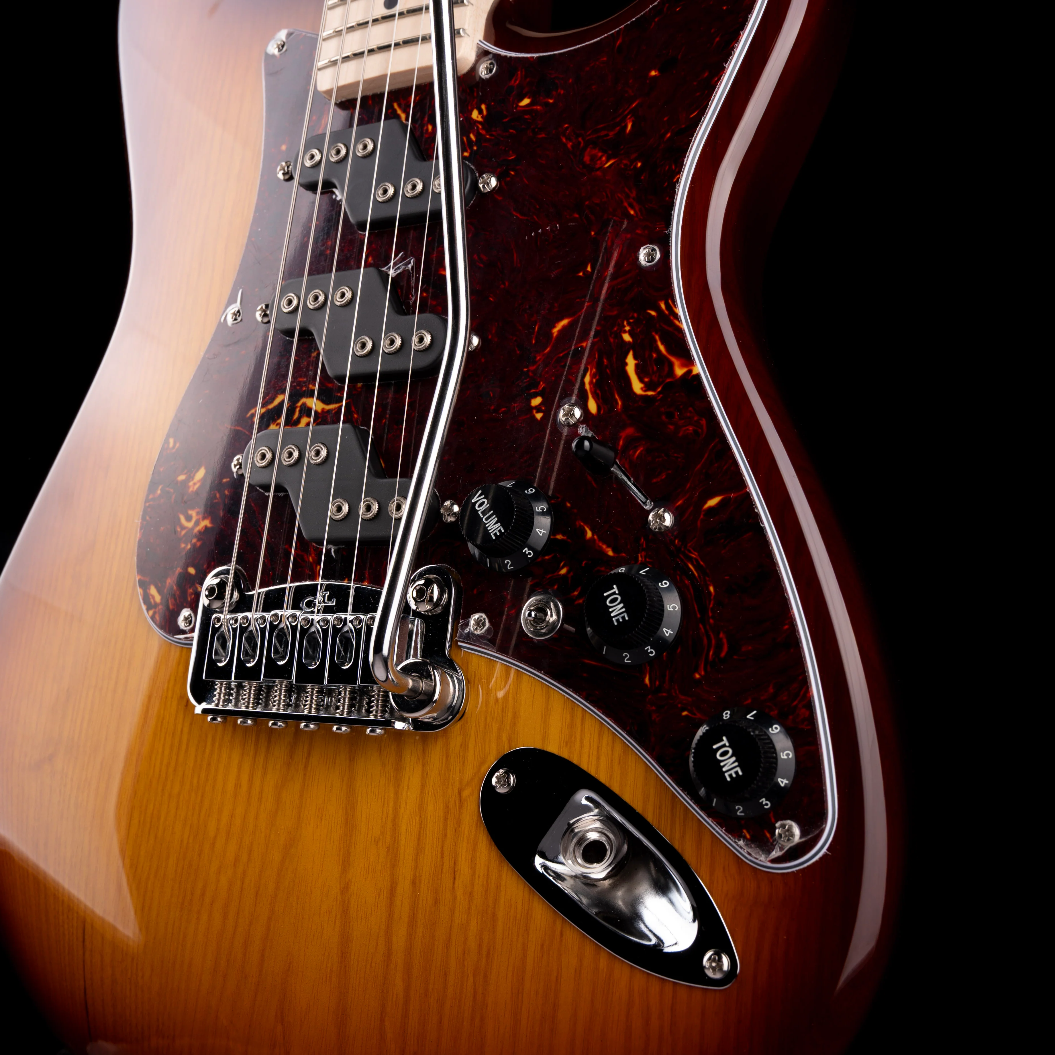 G&L  Fullerton Deluxe Comanche Old School Tobacco With Gig Bag - Image 5