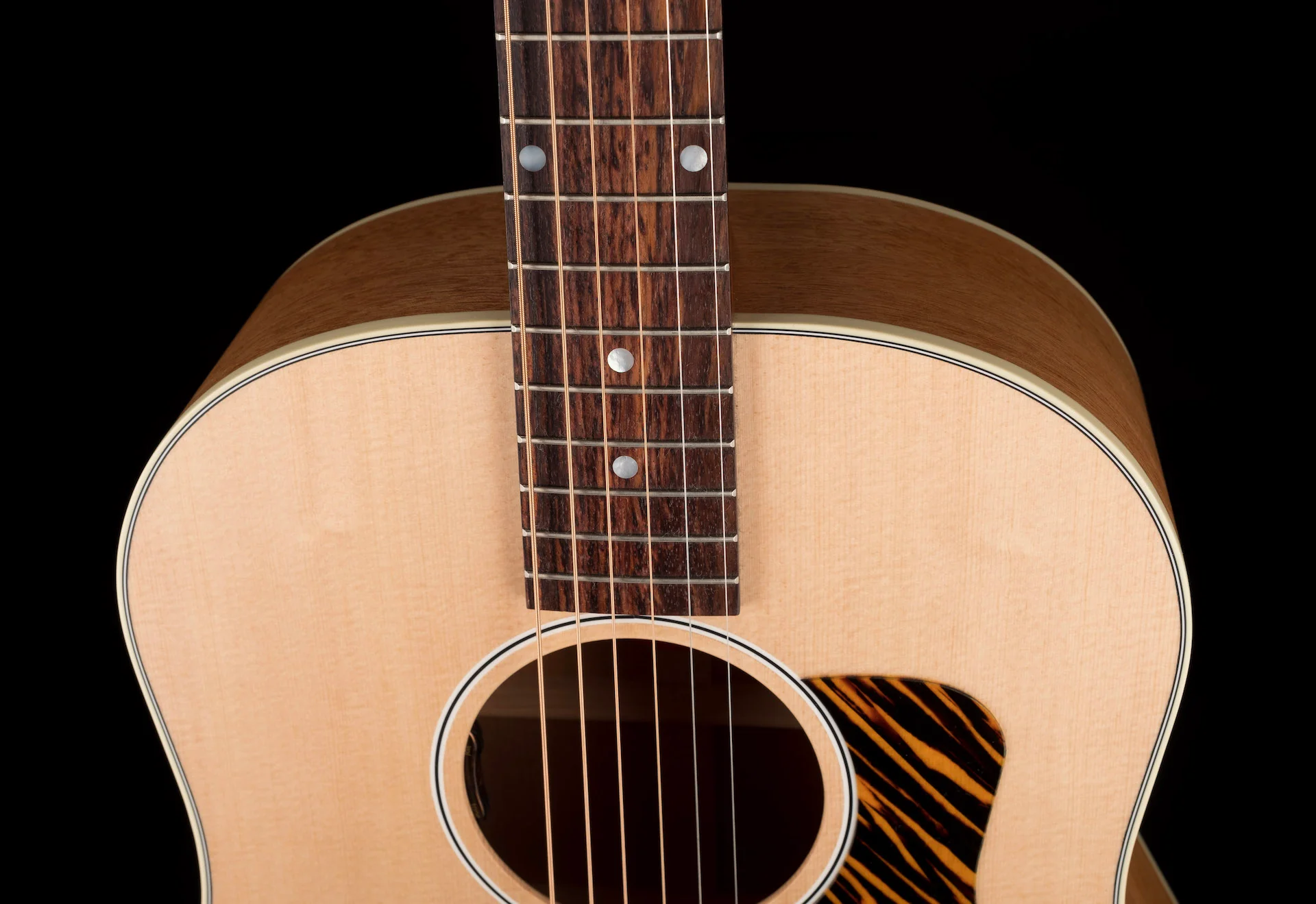 Gibson J-35 Faded Natural with Case - Image 4