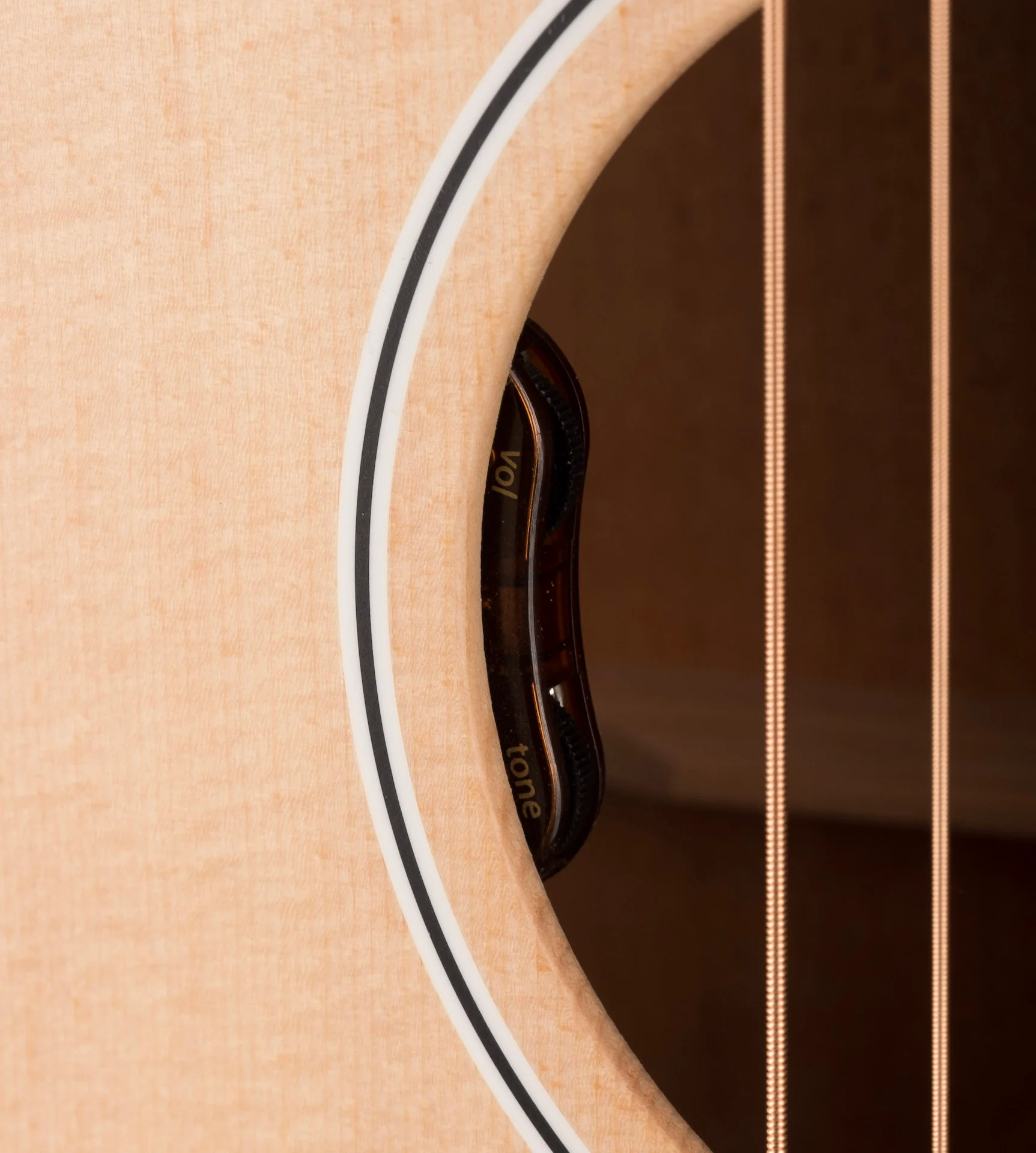 Gibson J-35 Faded Natural with Case - Image 9