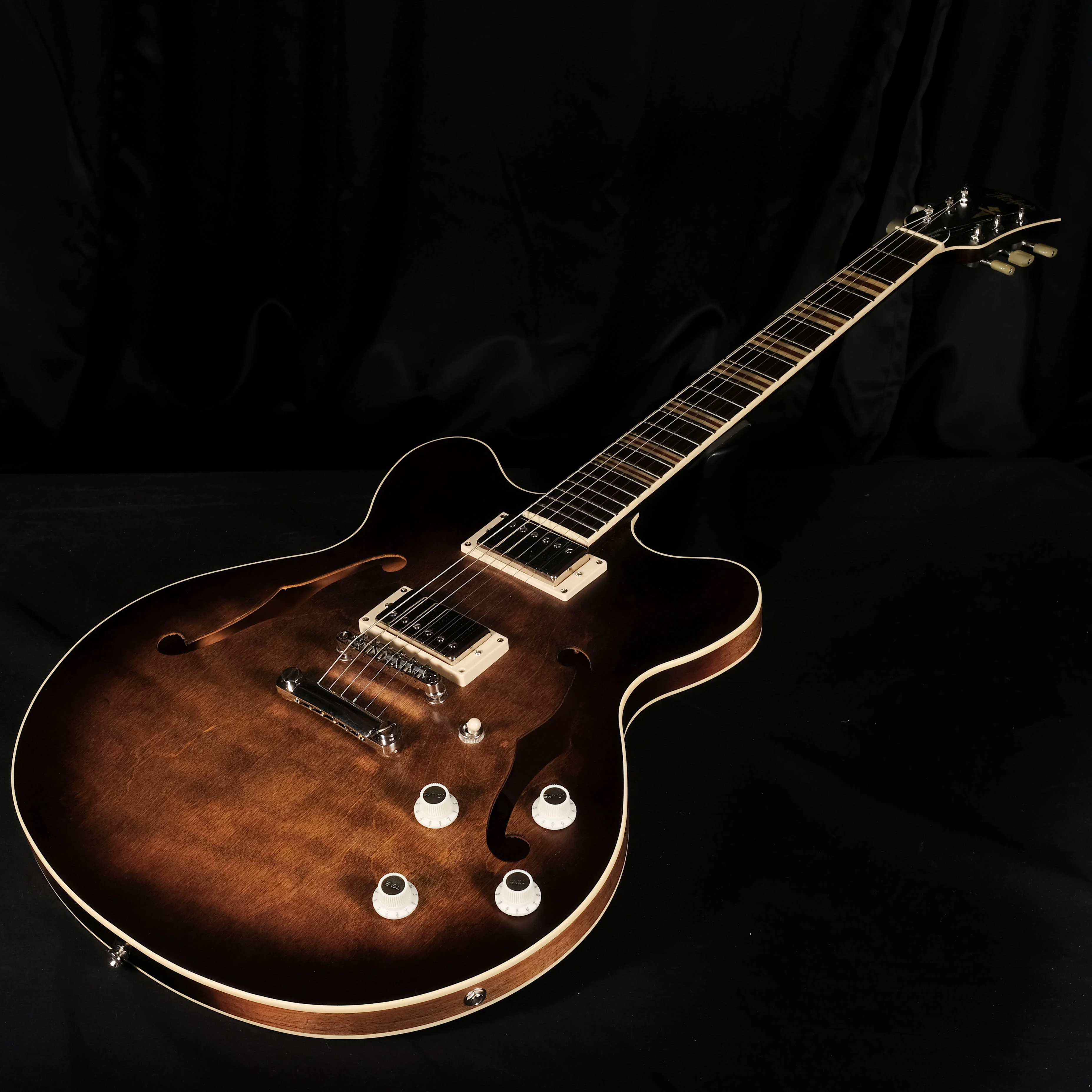 DISC - Hofner Contemporary Verythin Guitar Antique Burst with Case - HCT-VTH-ANB-O - Image 3