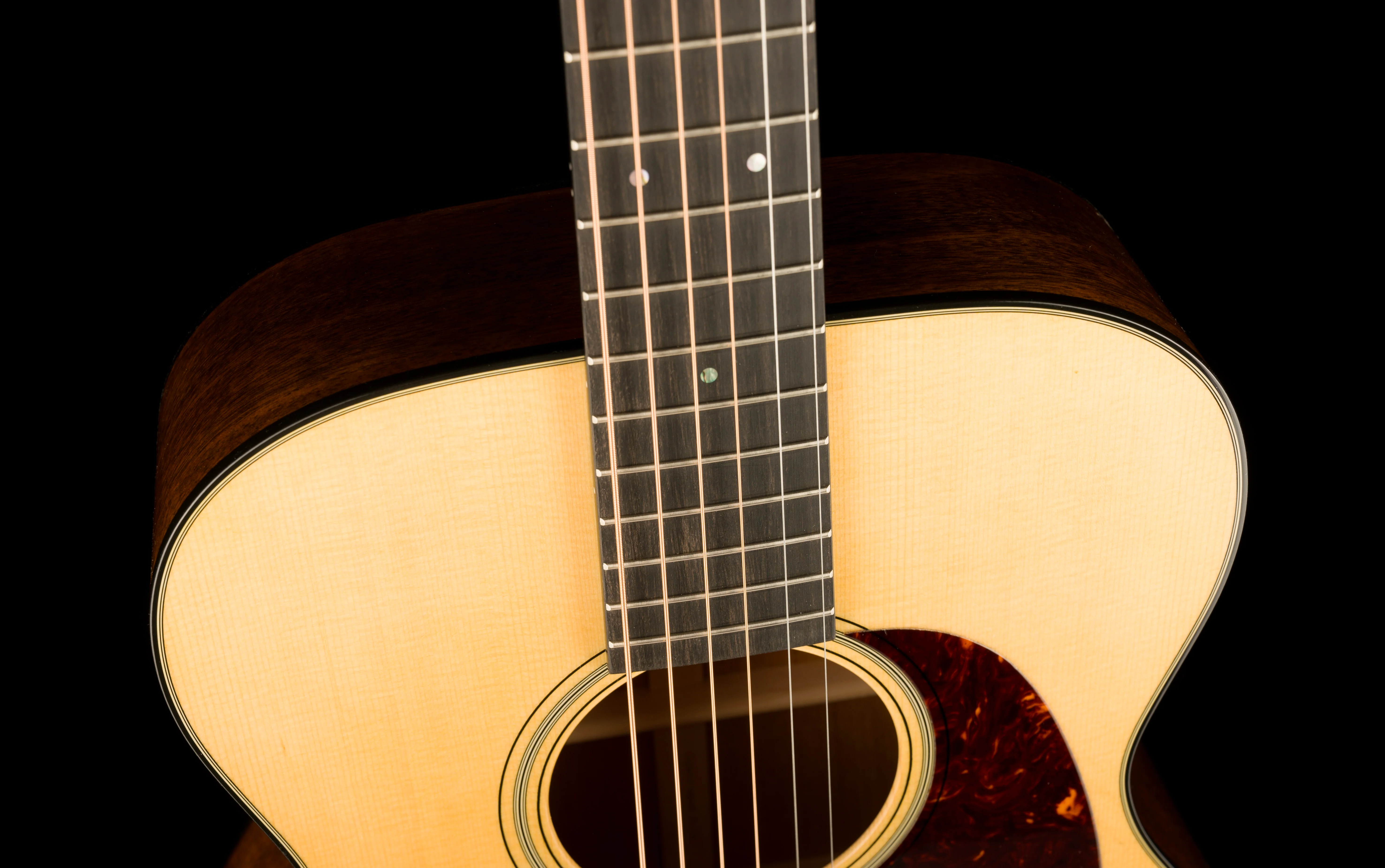 Martin 00-18 Sitka Solid Spruce Top Solid Mahogany Back & Sides Acoustic Guitar - Image 4
