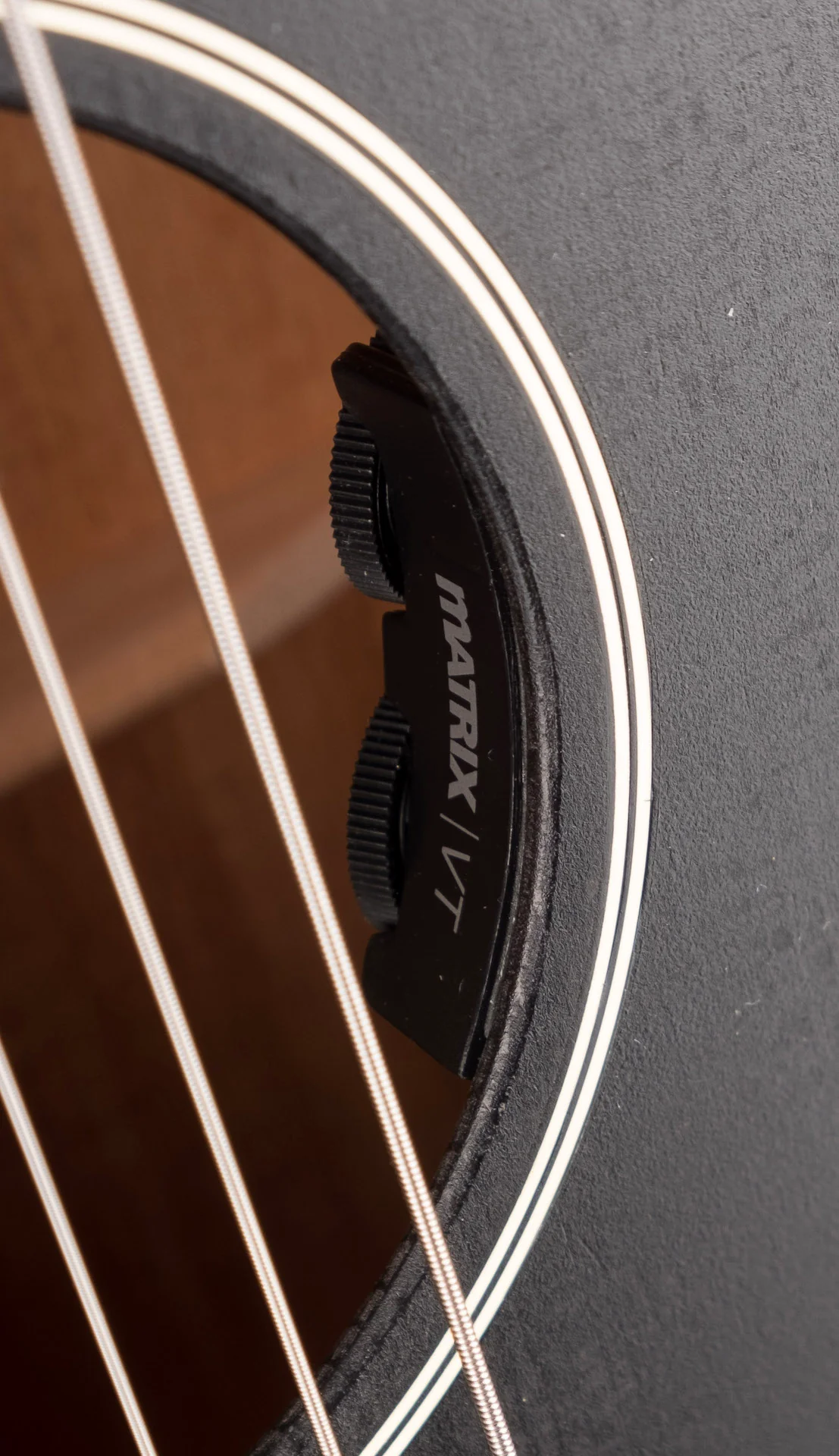 Martin 000-17E Black Smoke Left Handed with Case - Image 10