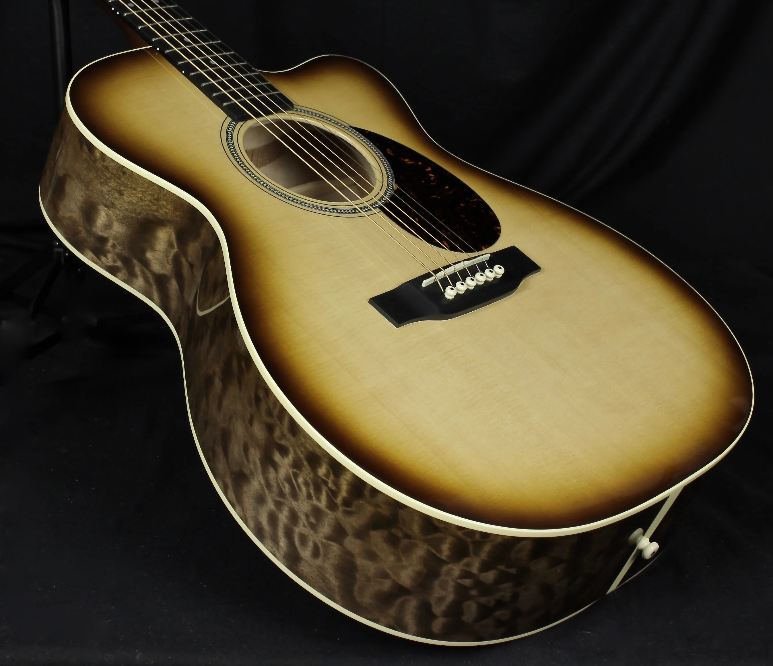 Martin Custom Edition 000-14 Fret Acoustic Venetian Cutaway NAMM 2018 - Image 3