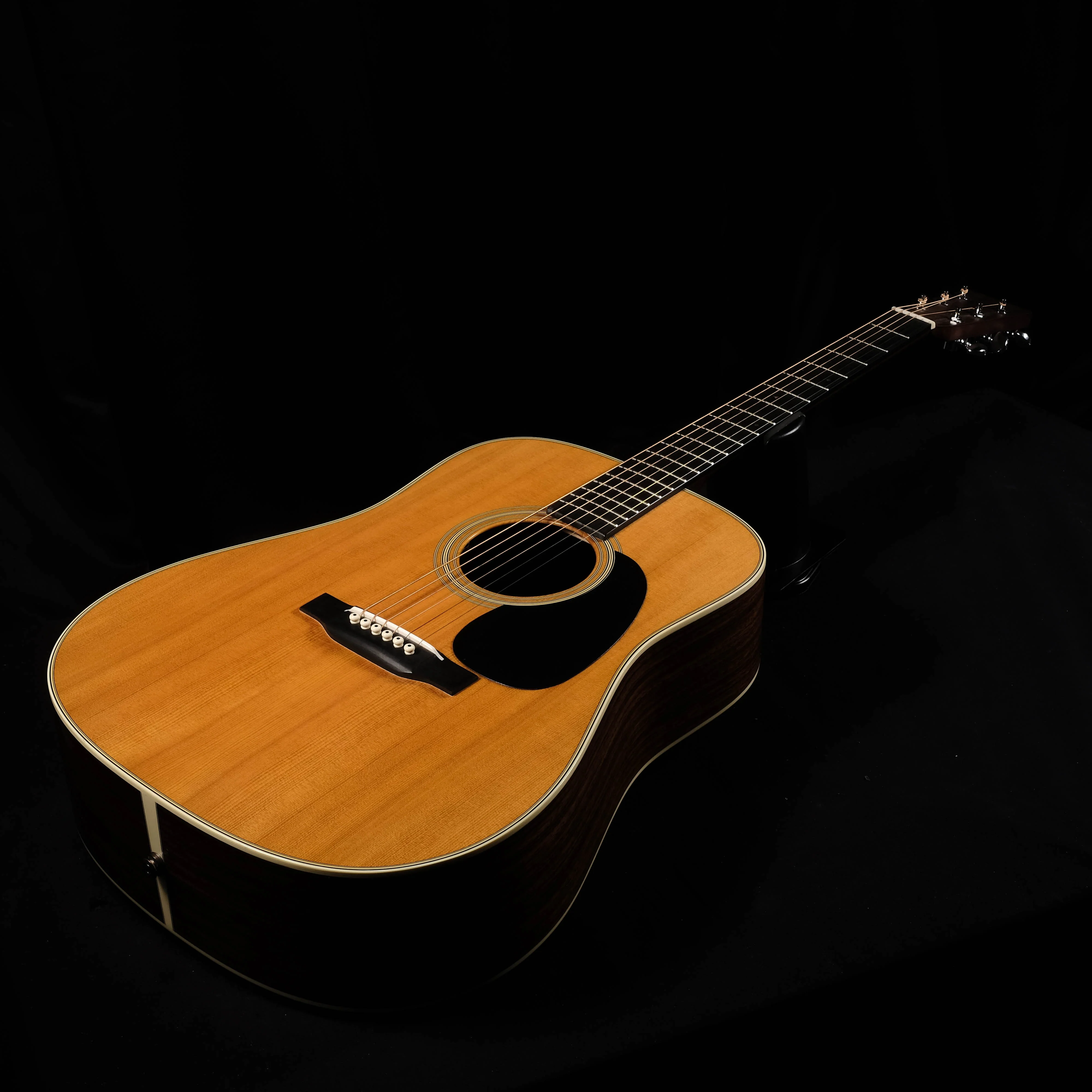 Martin Custom Shop Style 28 Dreadnaught Aged Sitka Spruce and East Indian Rosewood - Natural - Image 3