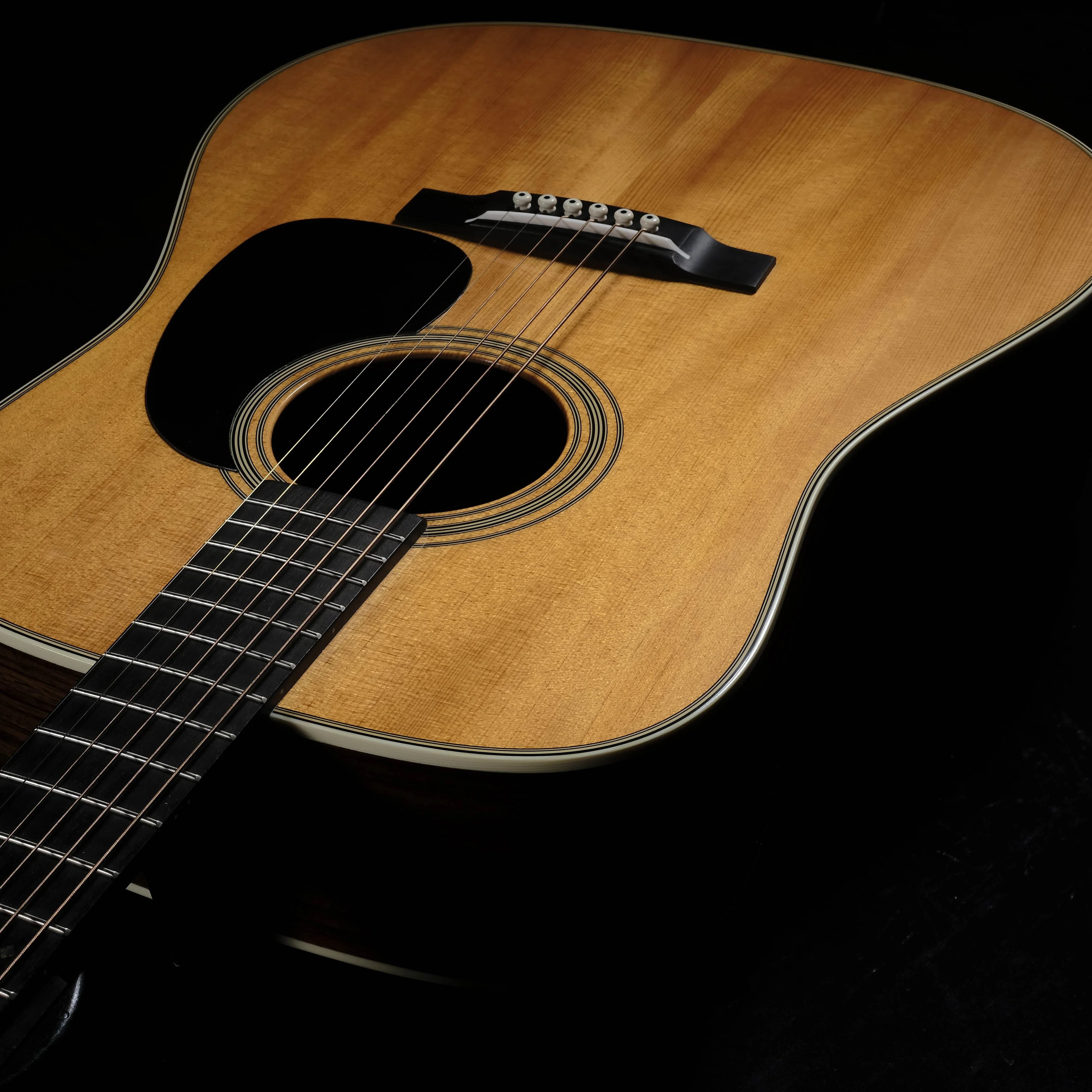 Martin Custom Shop Style 28 Dreadnaught Aged Sitka Spruce and East Indian Rosewood - Natural - Image 6