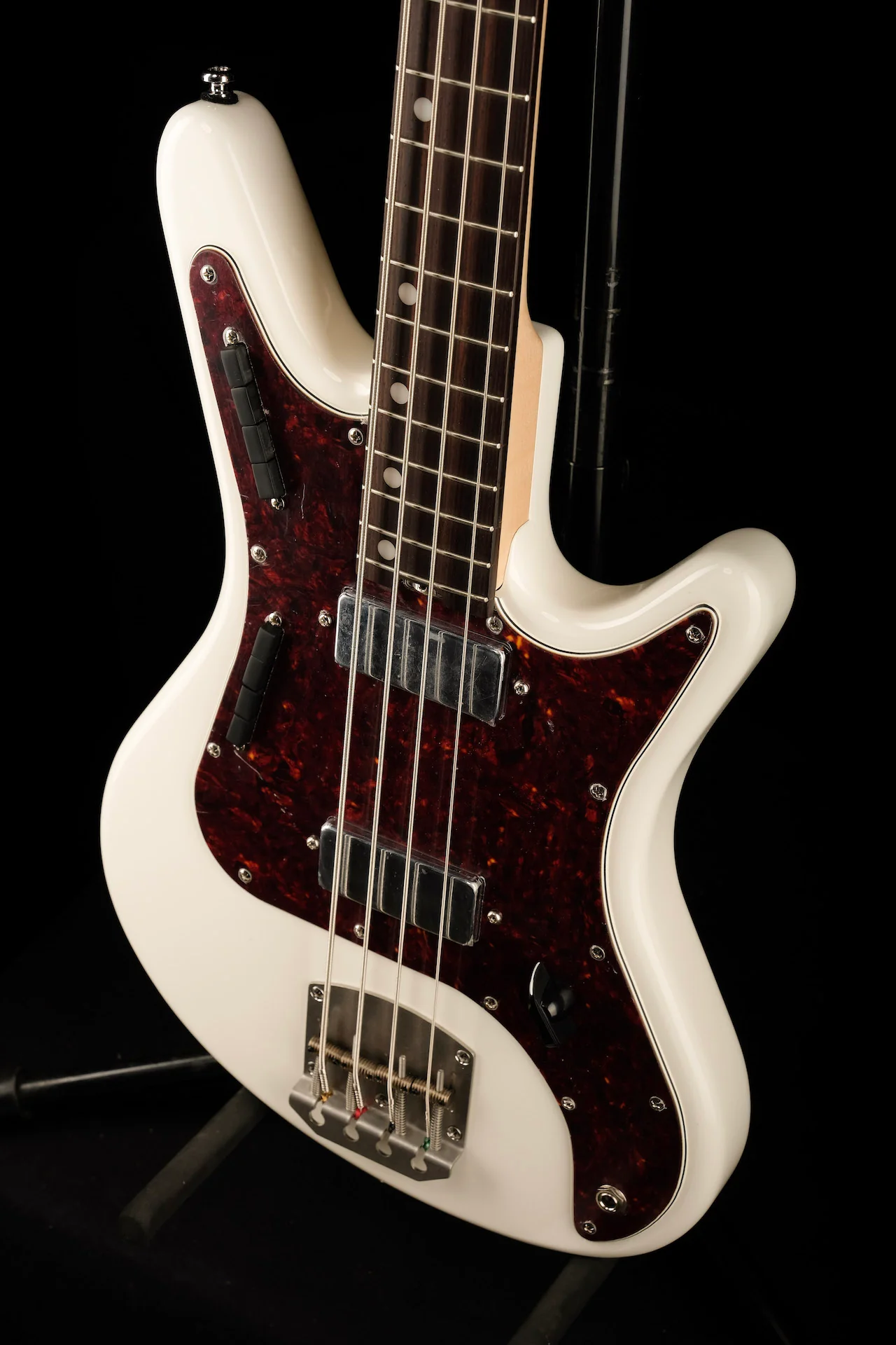 Nordstrand Audio Acinonyx Short Scale Bass - Olympic White Tortoise Pickguard with Gig Bag - Image 3