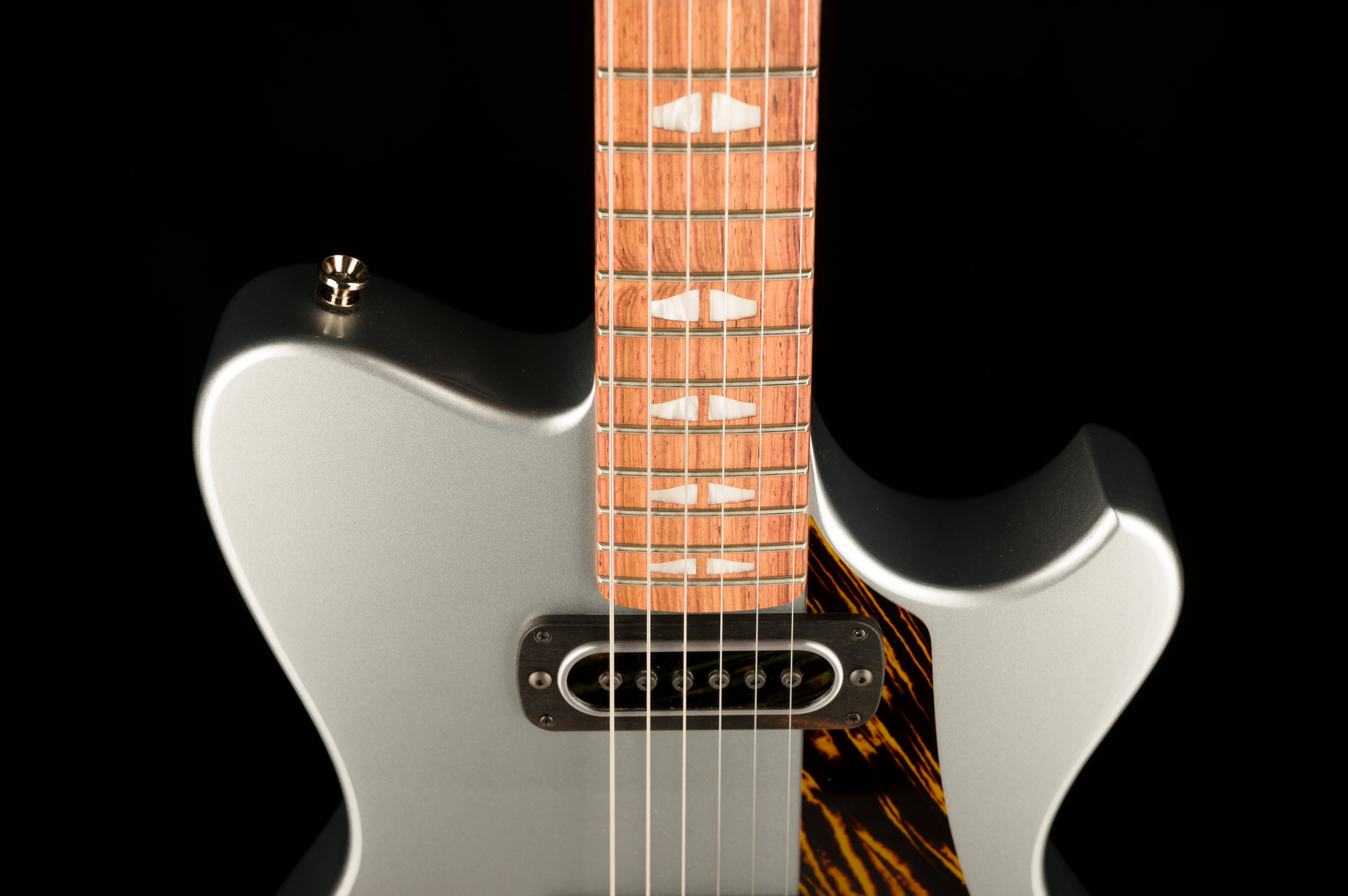 Powers Electric A Type Hardtail Dolomite Silver with Softshell Case - Image 3