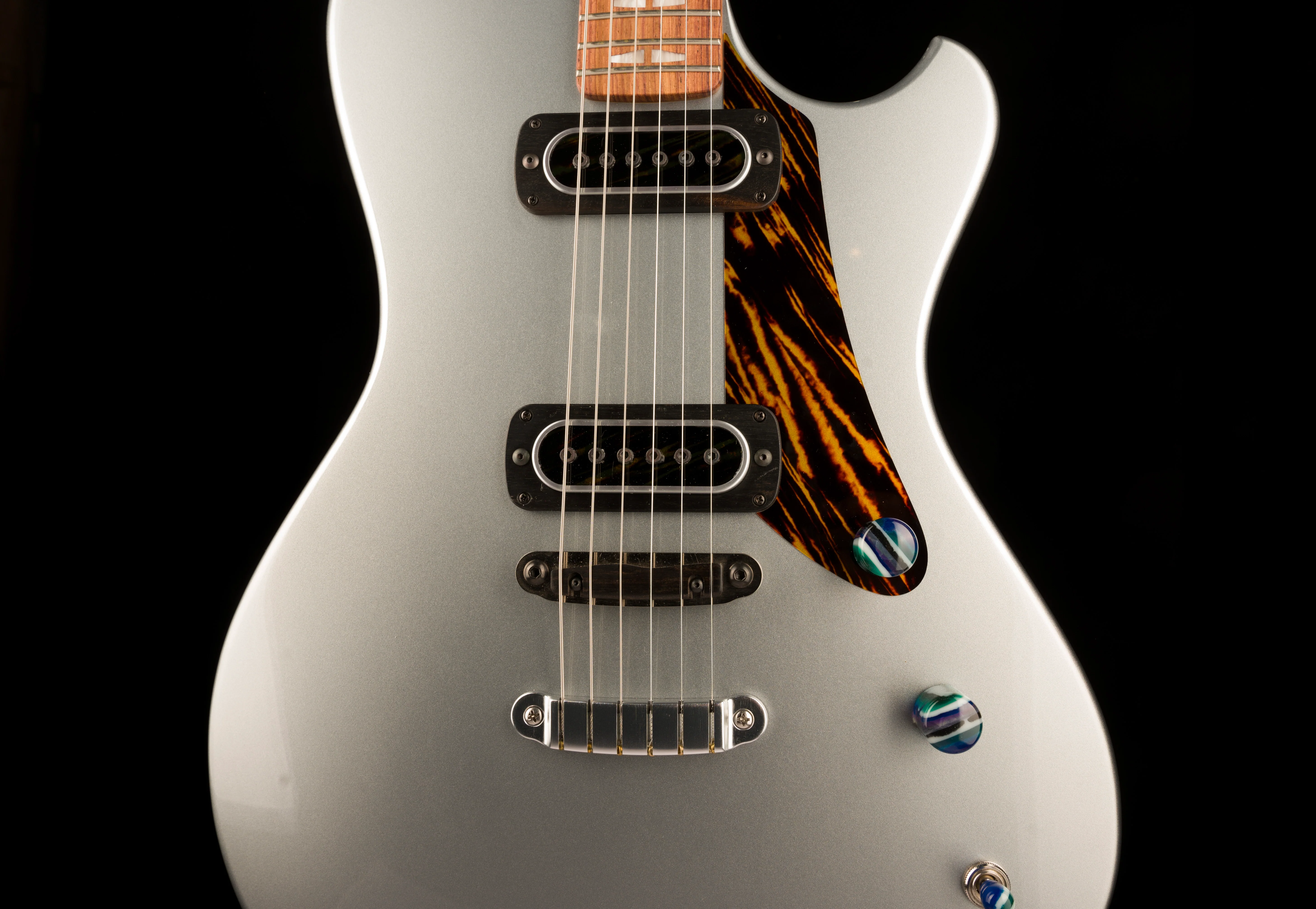 Powers Electric A Type Hardtail Dolomite Silver with Softshell Case - Image 6