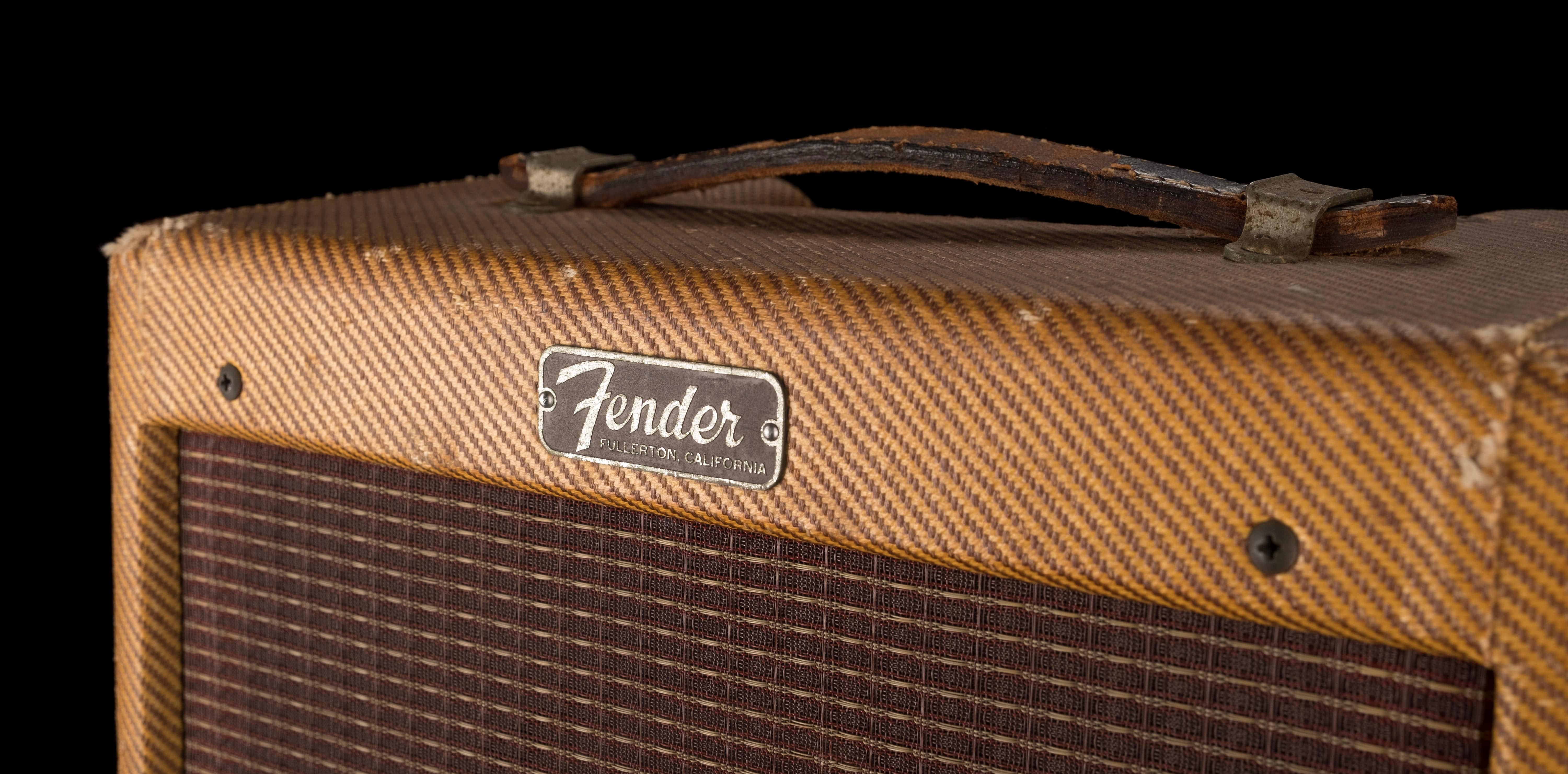 Vintage 1959 Fender Champion Tweed Guitar Amp Combo - Image 3