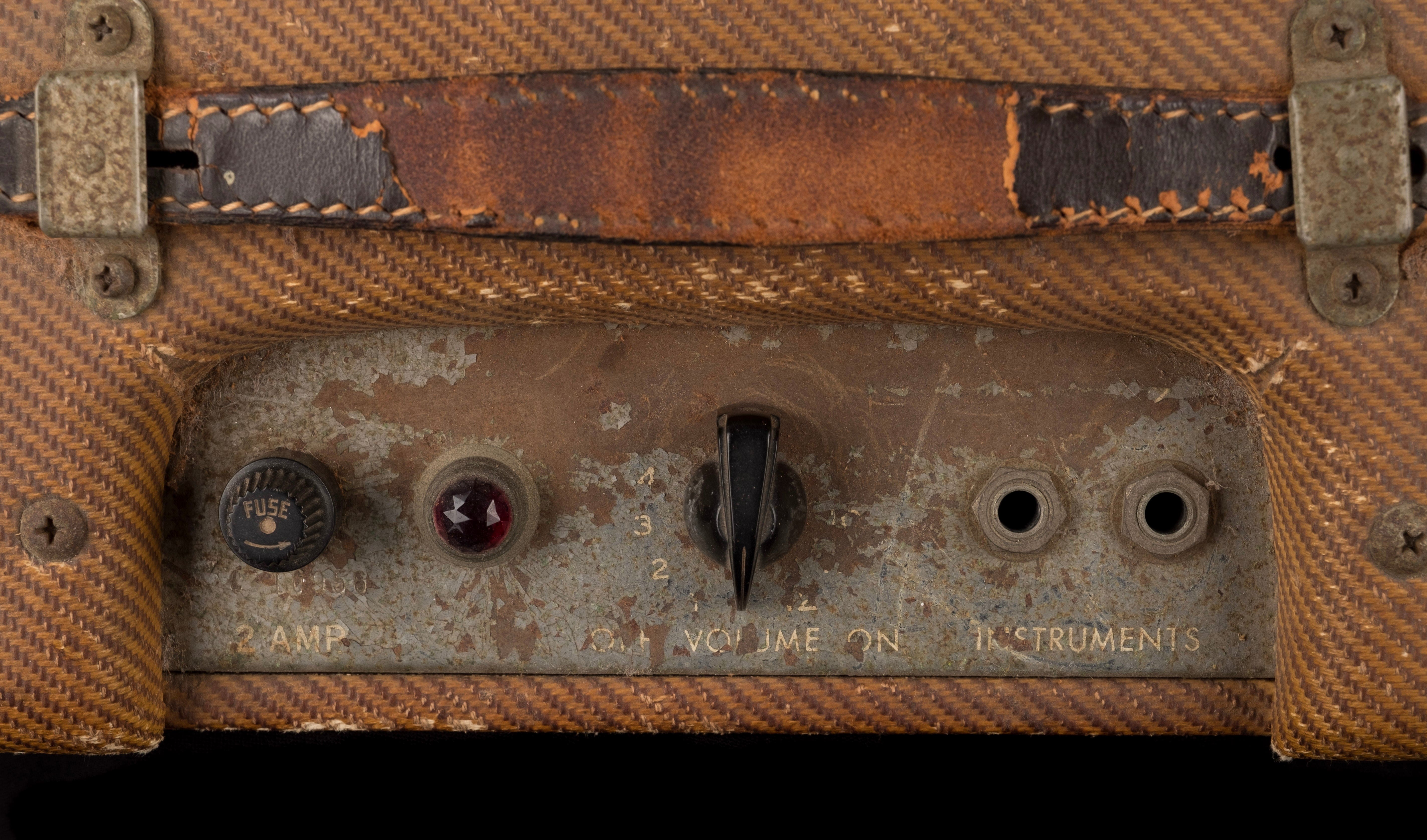 Vintage 1959 Fender Champion Tweed Guitar Amp Combo - Image 5