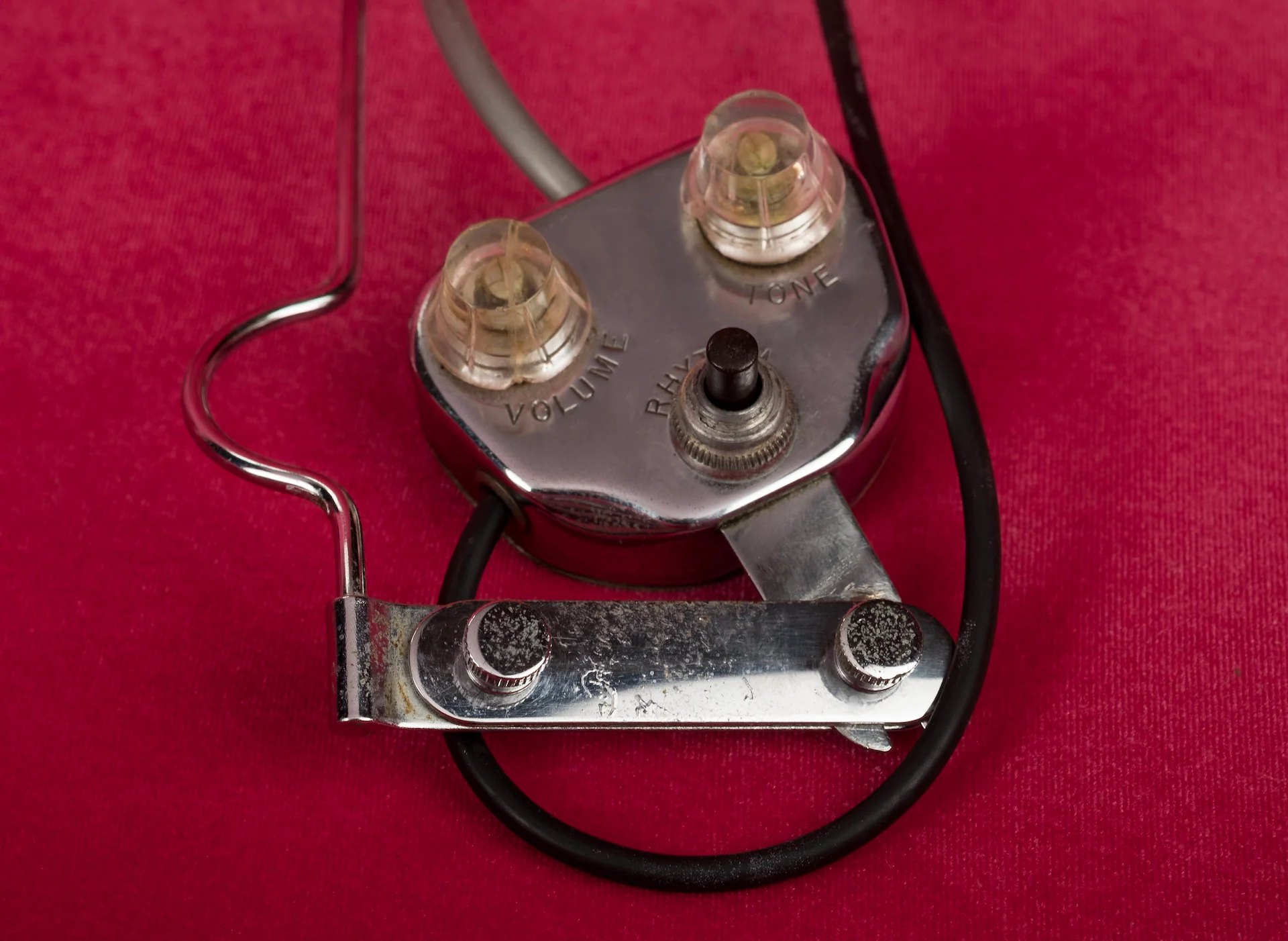 Vintage 1960's DeArmond Rhythm Chief 1000 Pickup - Image 2