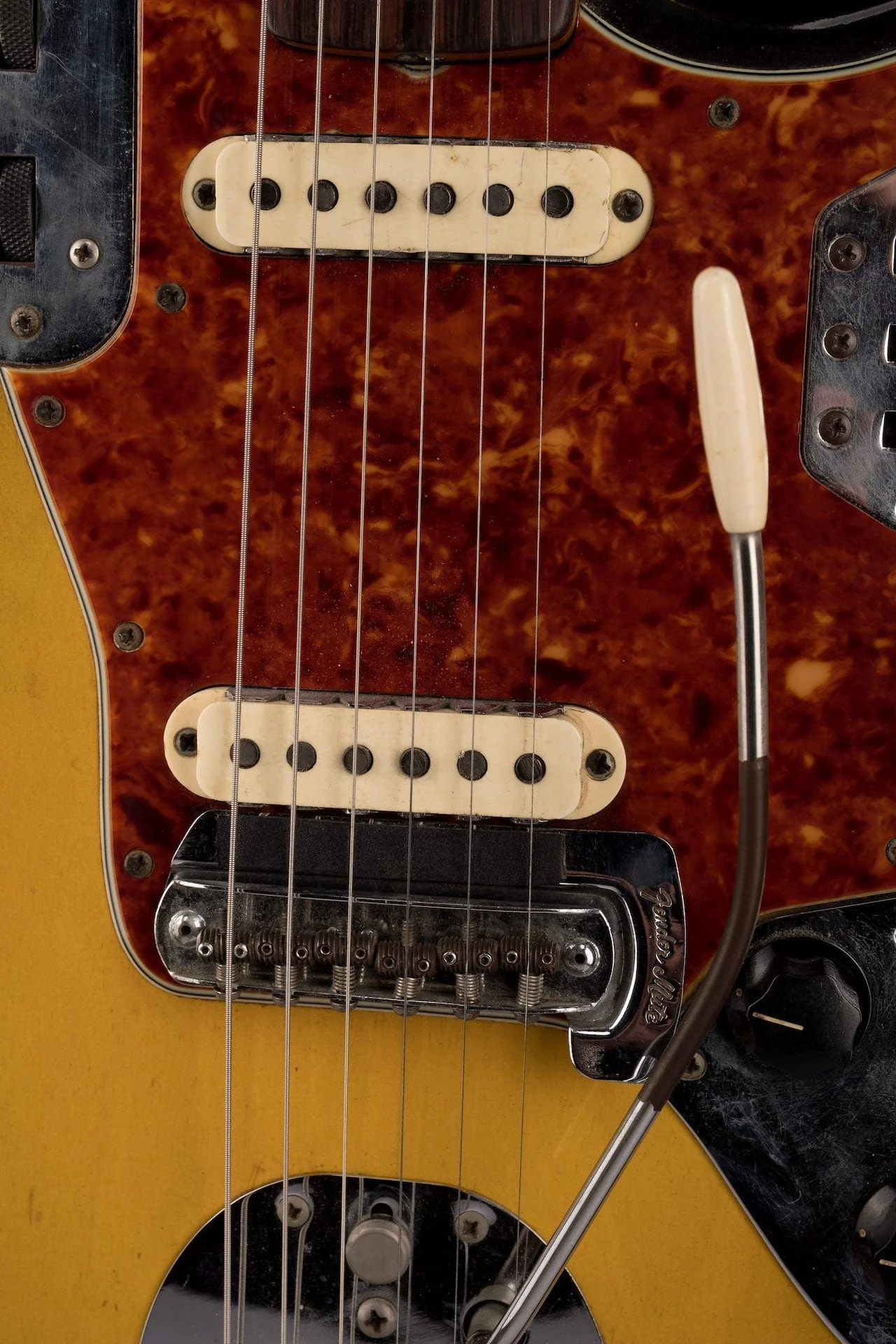 Vintage 1963 Fender Jaguar 3-Tone Sunburst Electric Guitar With OHSC - Image 4