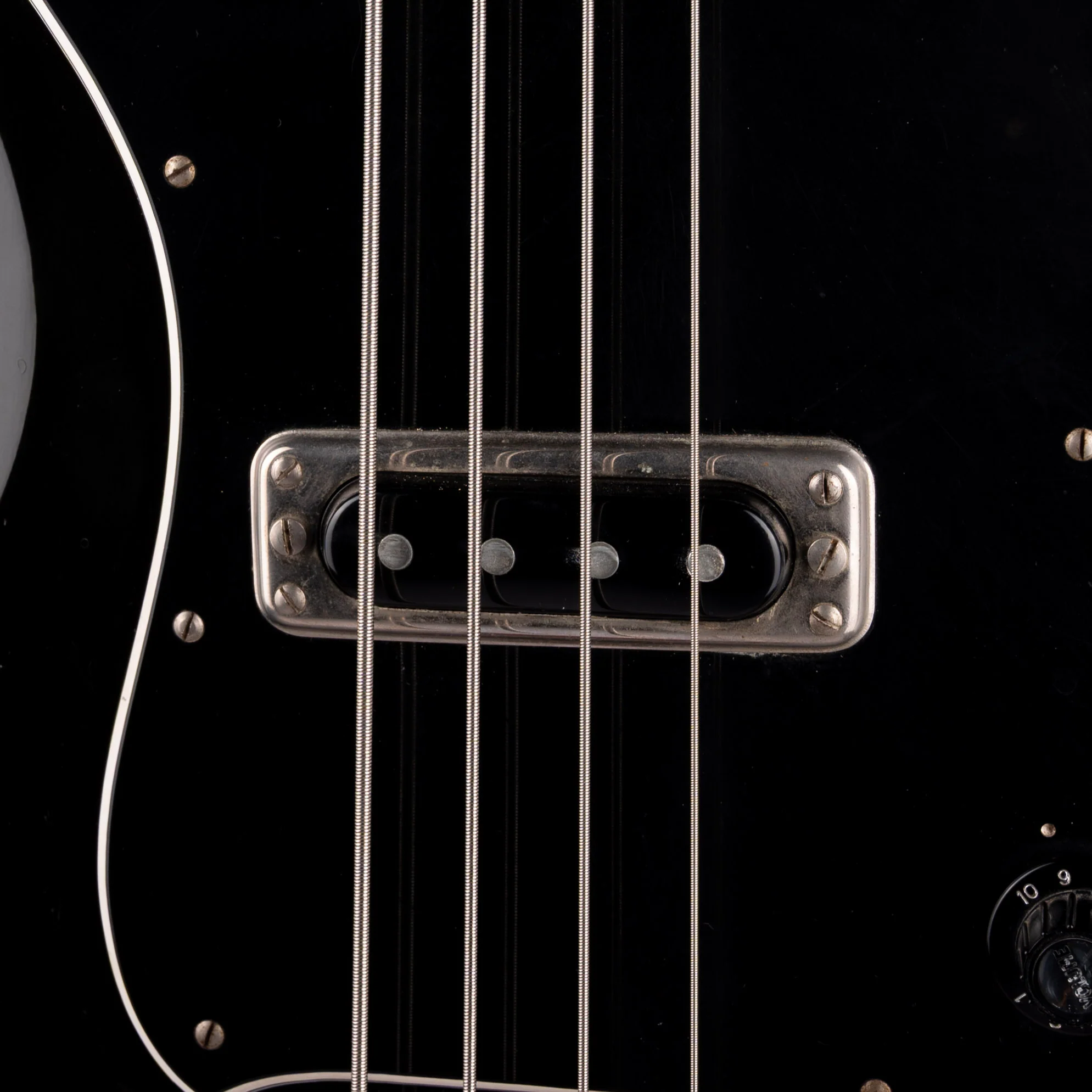 Pre Owned 1968 Hagstrom HB-1 Bass Black With OHSC - Image 4