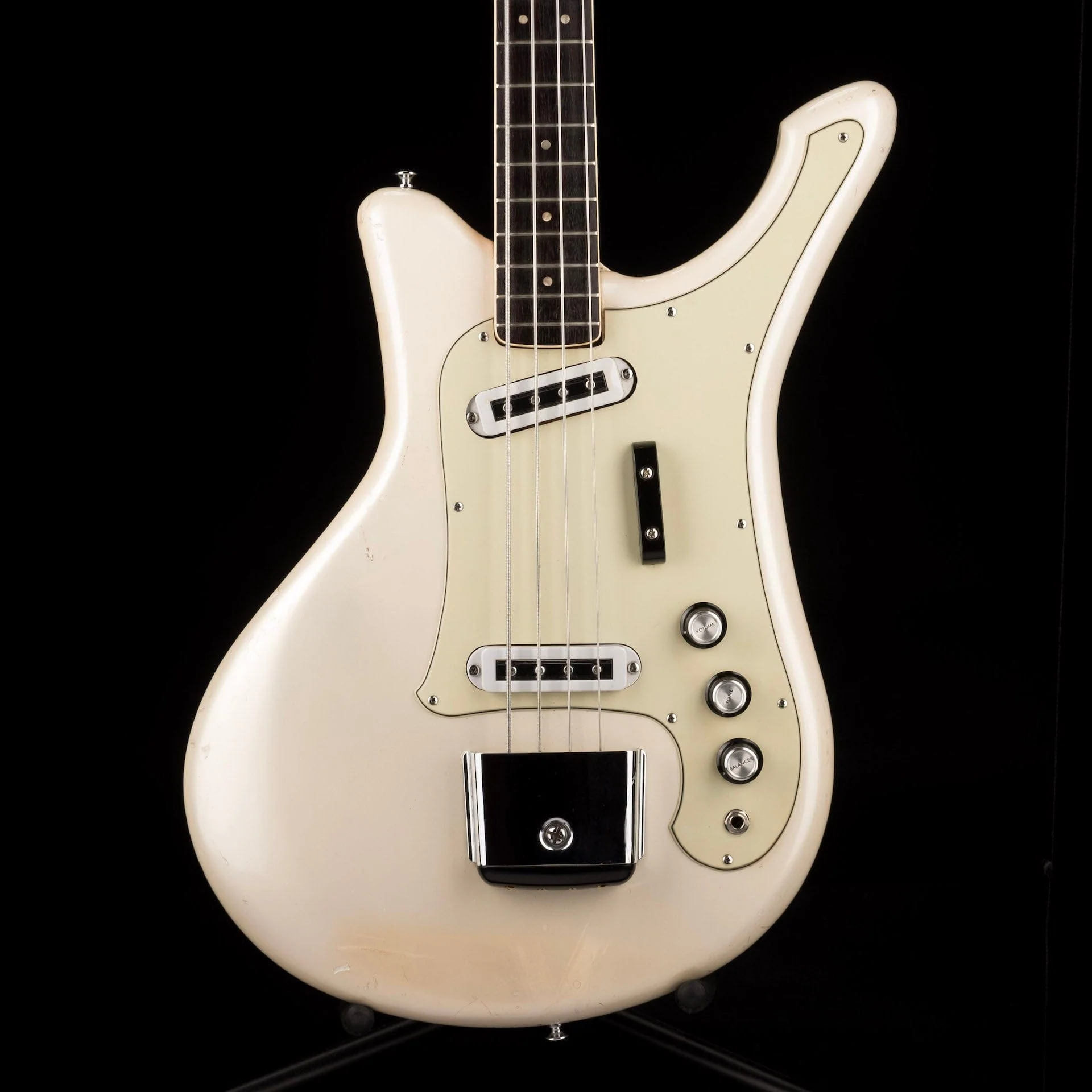 Vintage 1968 Yamaha SB-5A White “Flying Samurai” Bass With Hard Case